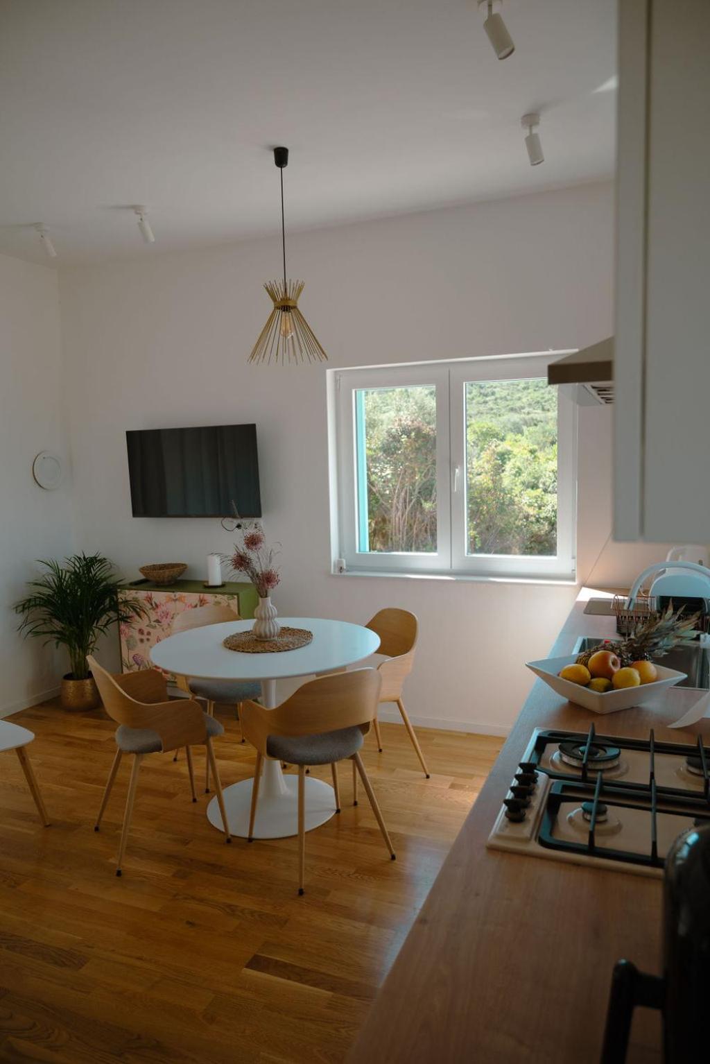 Robinson House Mimo