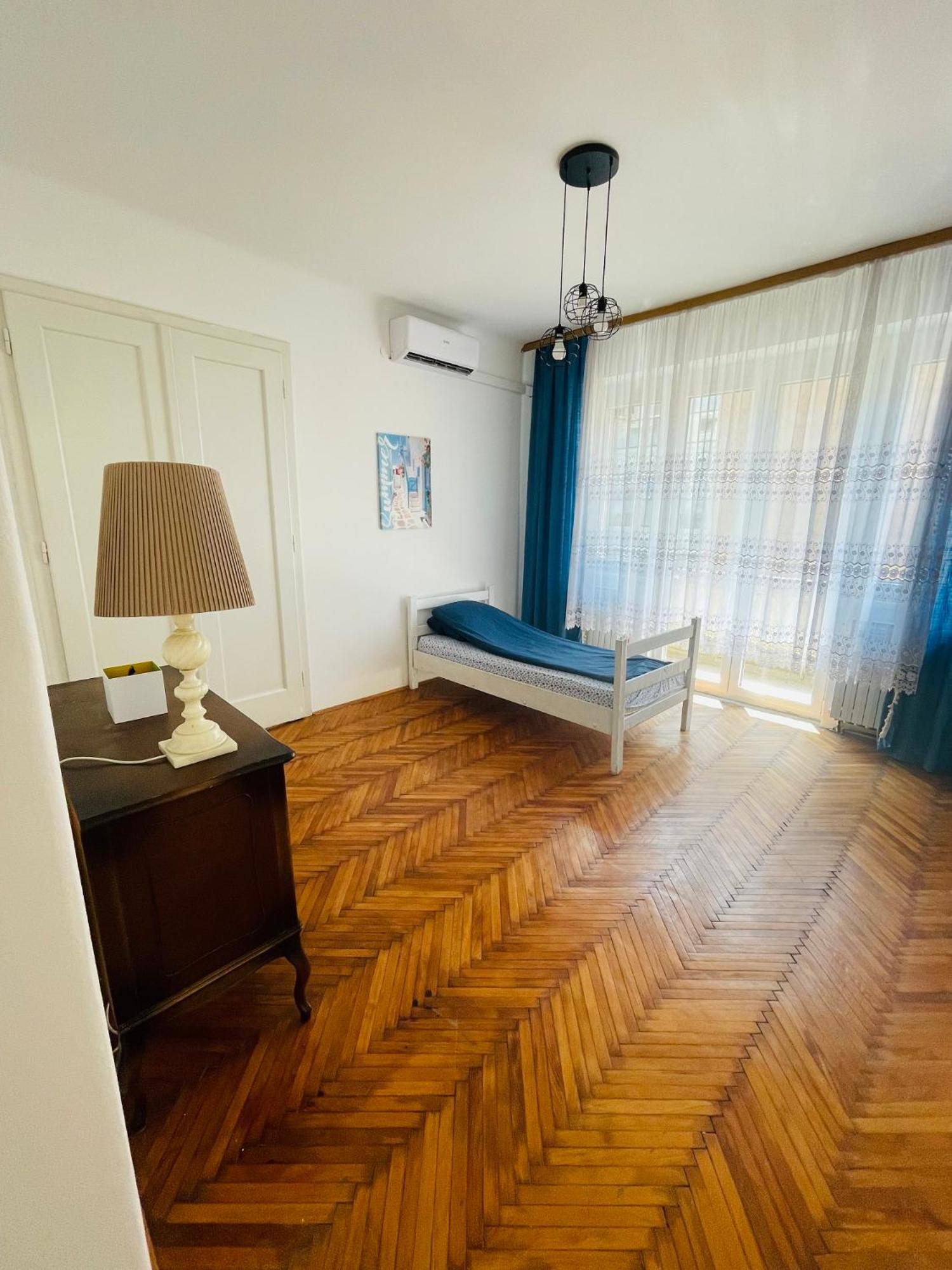 Retro Style Apartment