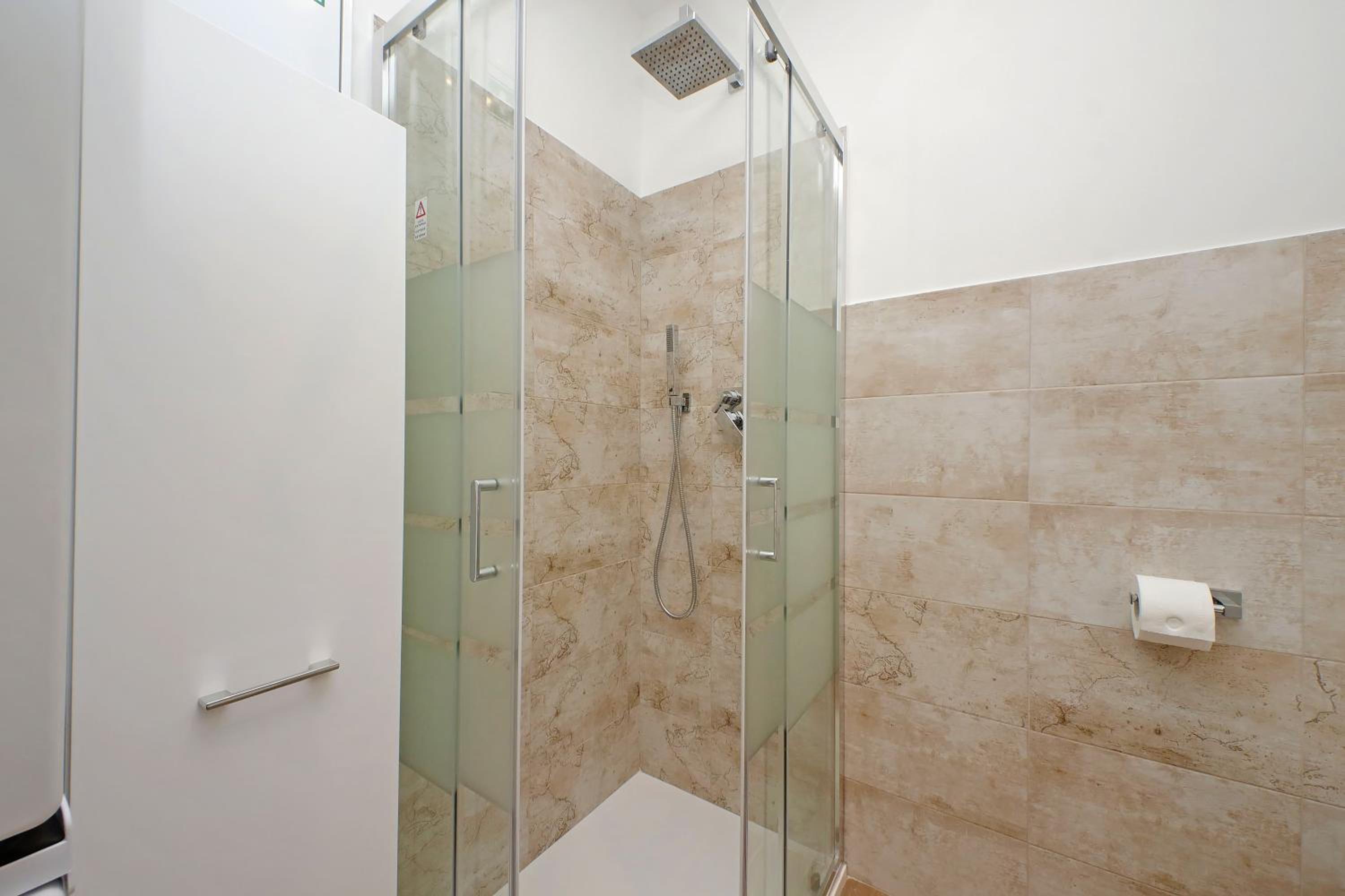 Prestigious Re di Roma Apartment