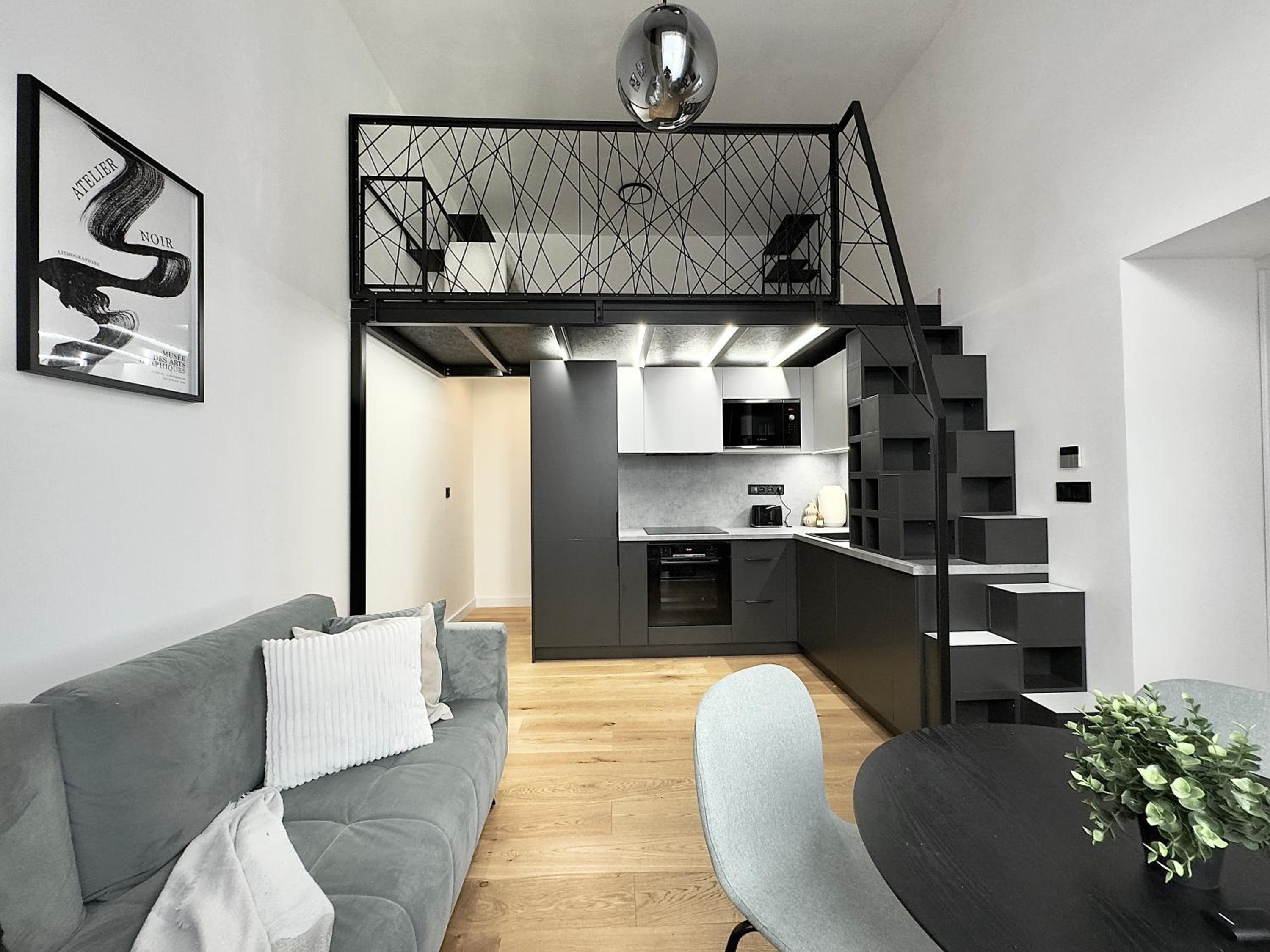 Rentero Modern High Ceiling Loft with Terrace Apartment, Prague