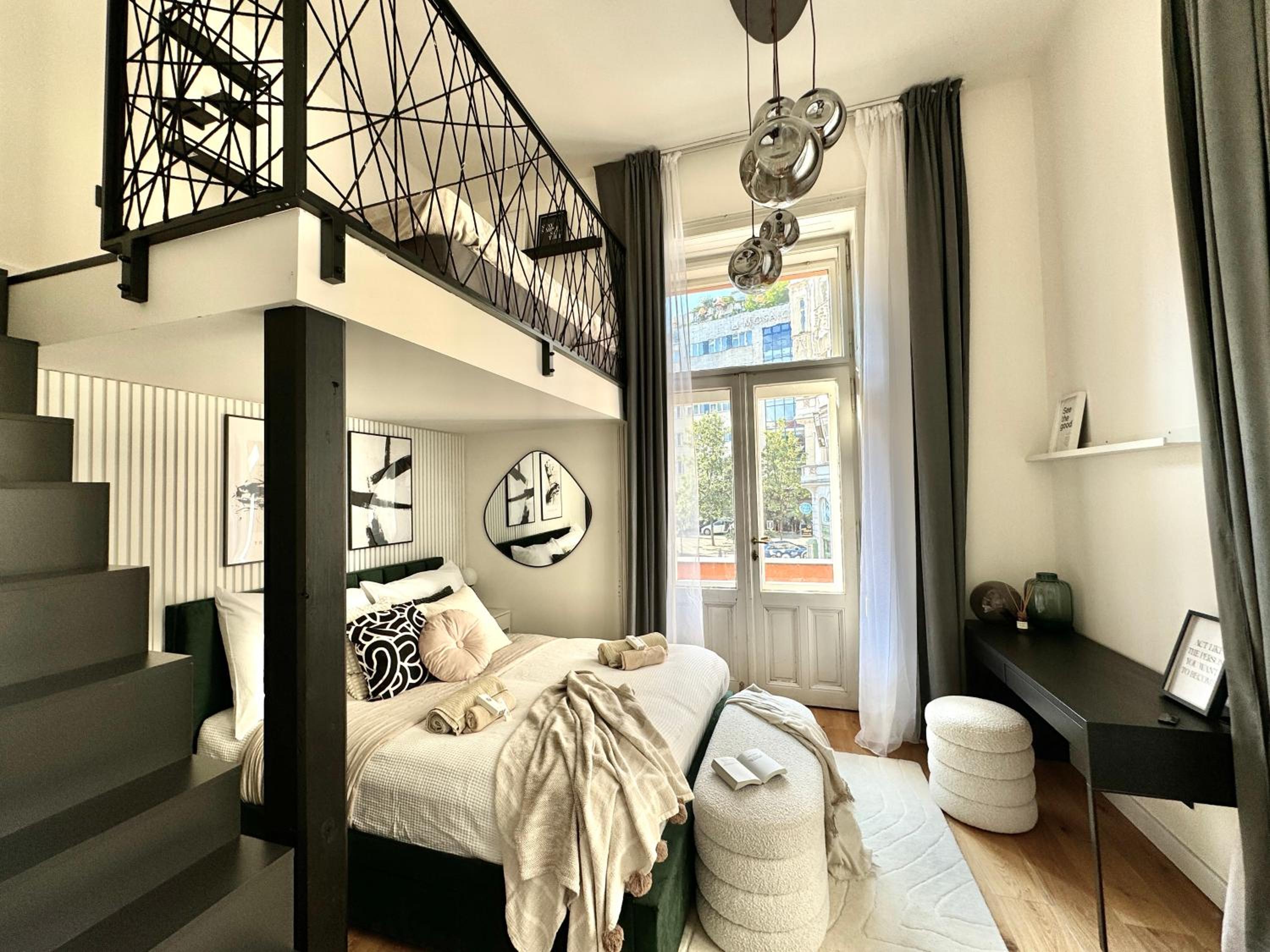 Rentero Modern High Ceiling Loft with Terrace Apartment, Prague