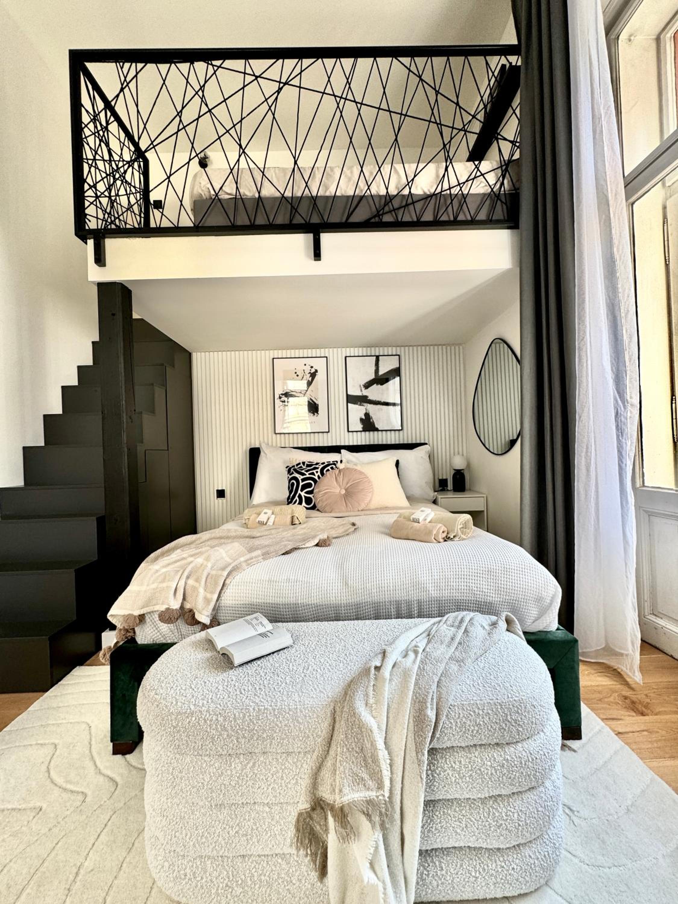 Rentero Modern High Ceiling Loft with Terrace Apartment, Prague