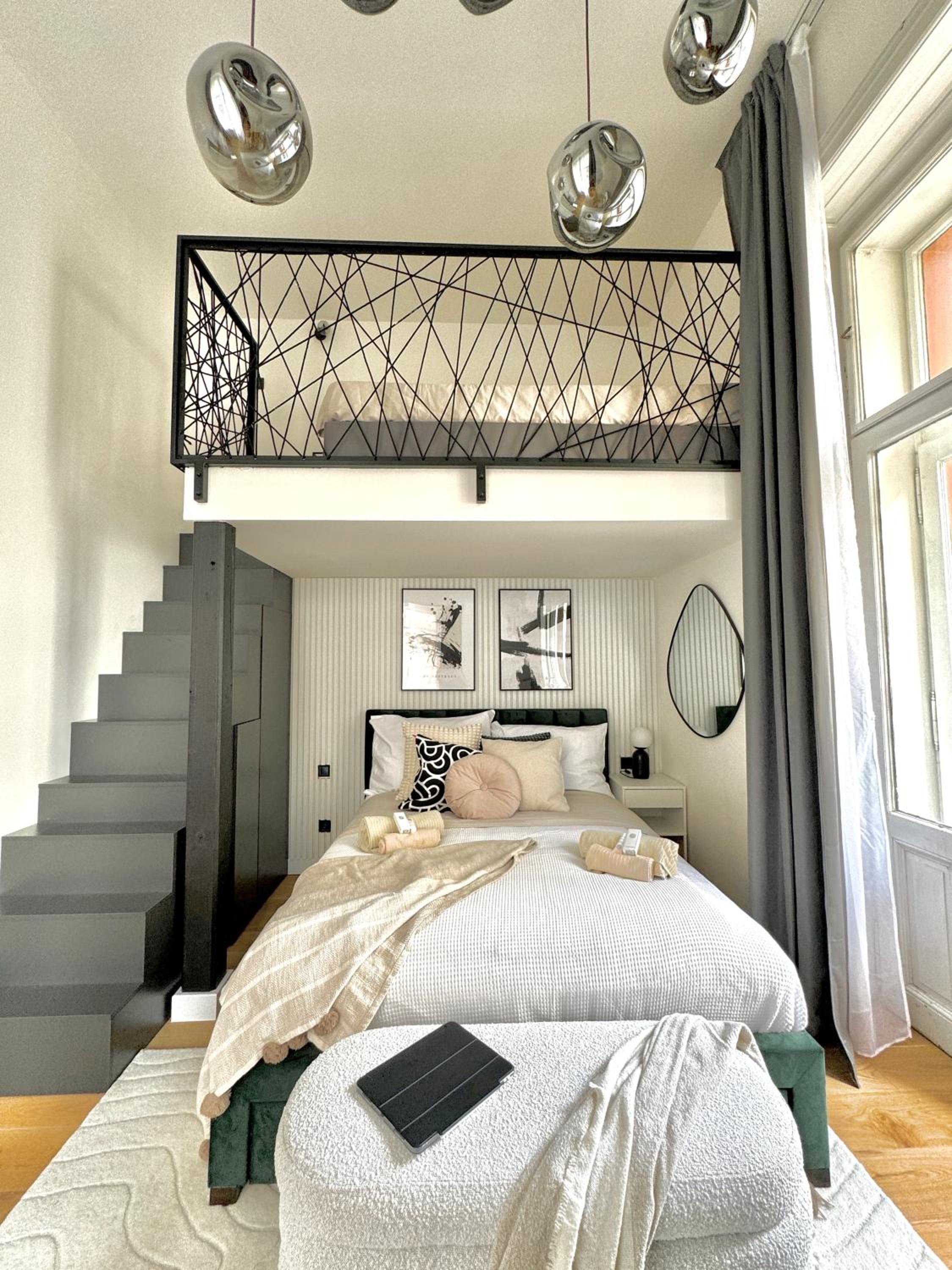 Rentero Modern High Ceiling Loft with Terrace Apartment, Prague