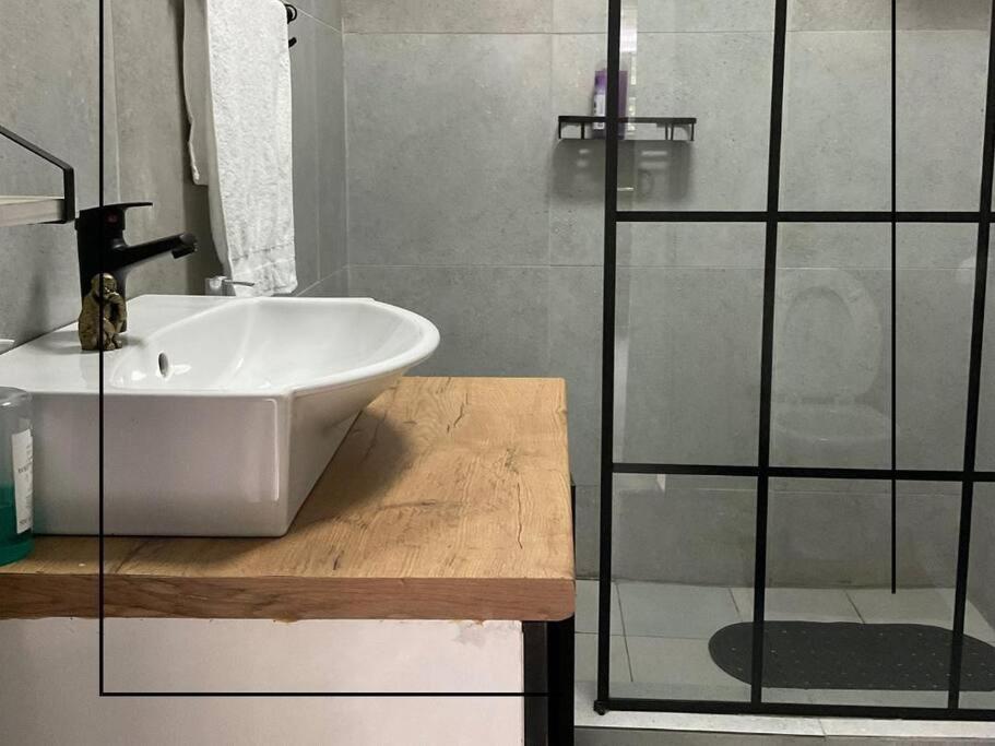 Studio Apartment - SLG Unit 12