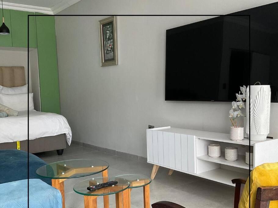 Studio Apartment - SLG Unit 12