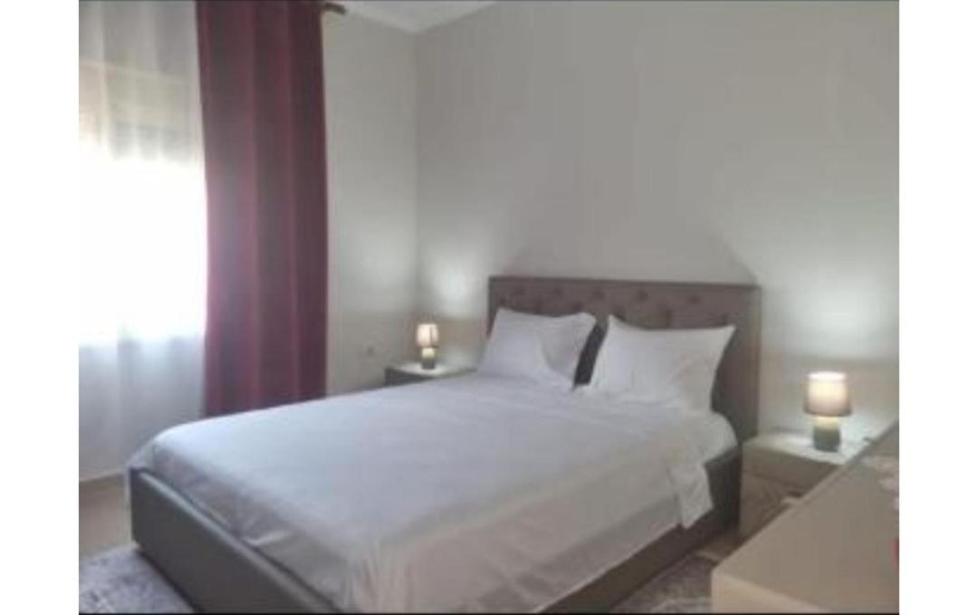 Vila megi-Rent Room