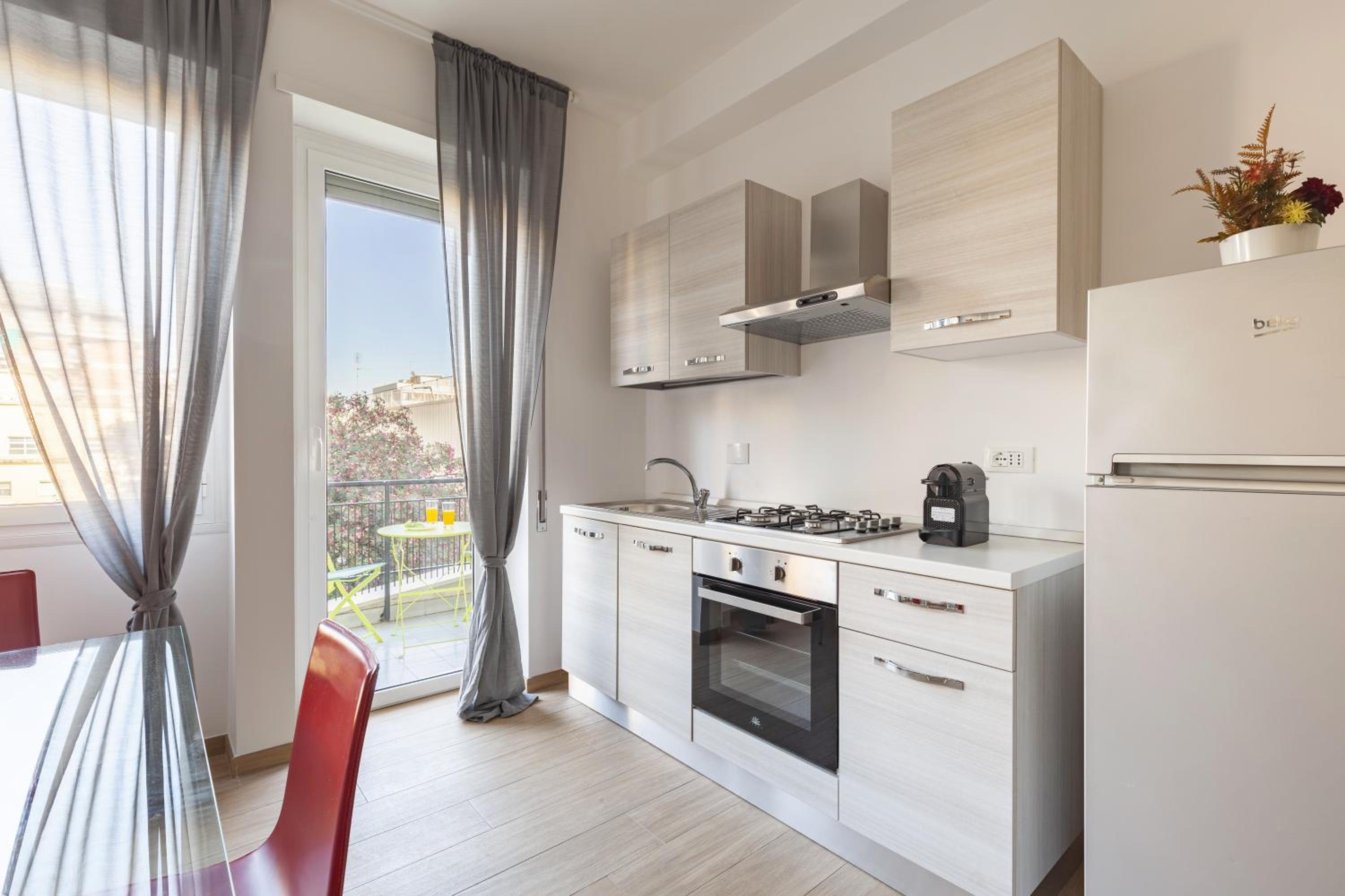 Hostly-Libia Light Lodge-10min Metro to Colosseum