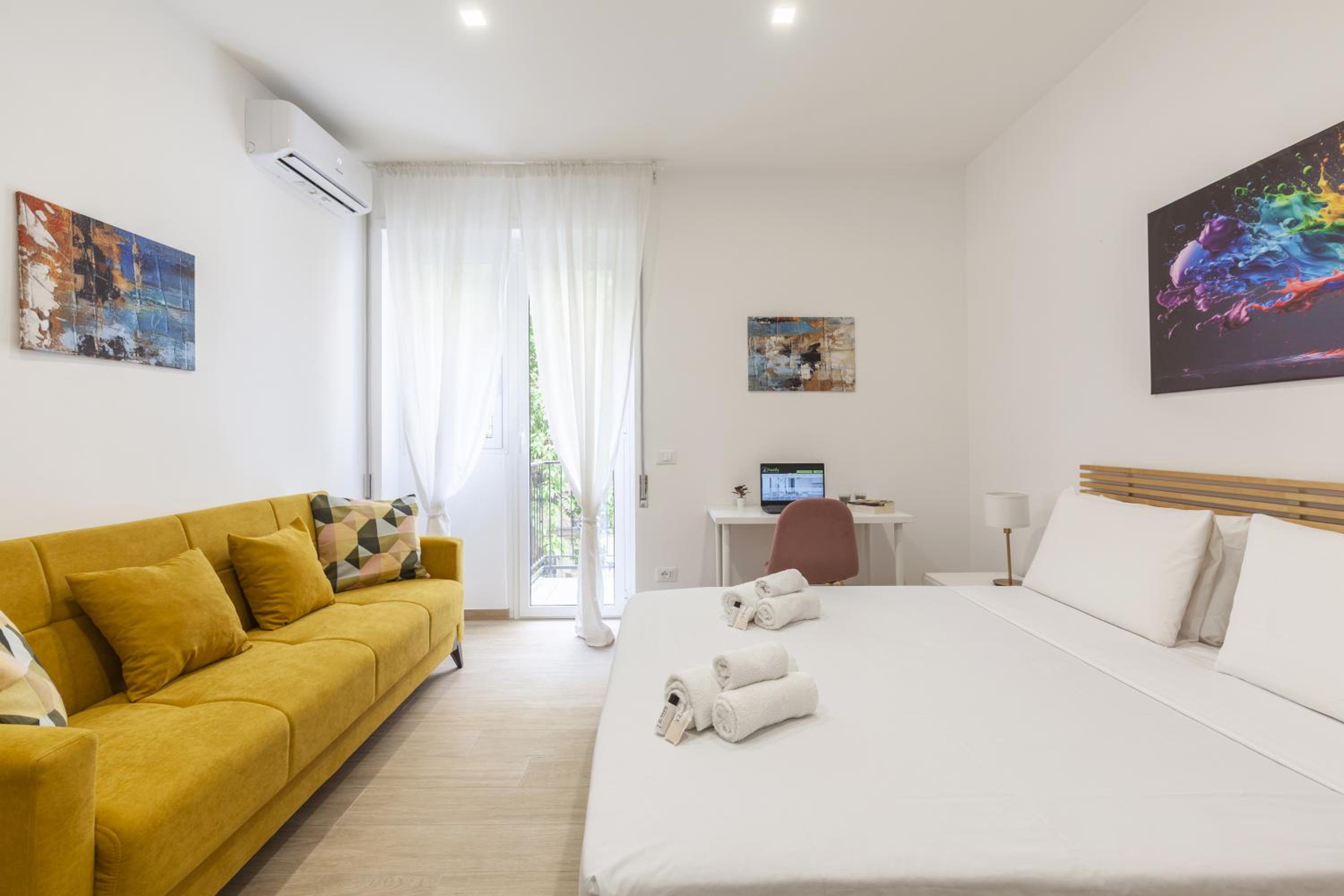 Hostly-Libia Light Lodge-10min Metro to Colosseum