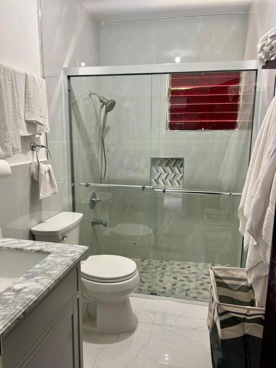 Serene Getaway-Newly renovated spacious 2 Bedrooms 2 Baths