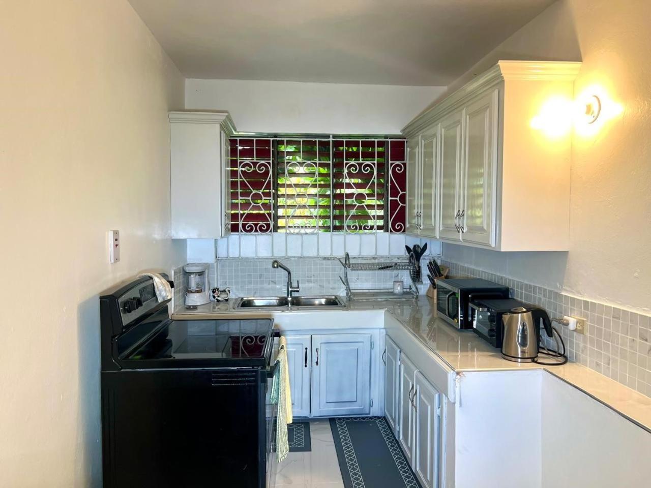Serene Getaway-Newly renovated spacious 2 Bedrooms 2 Baths