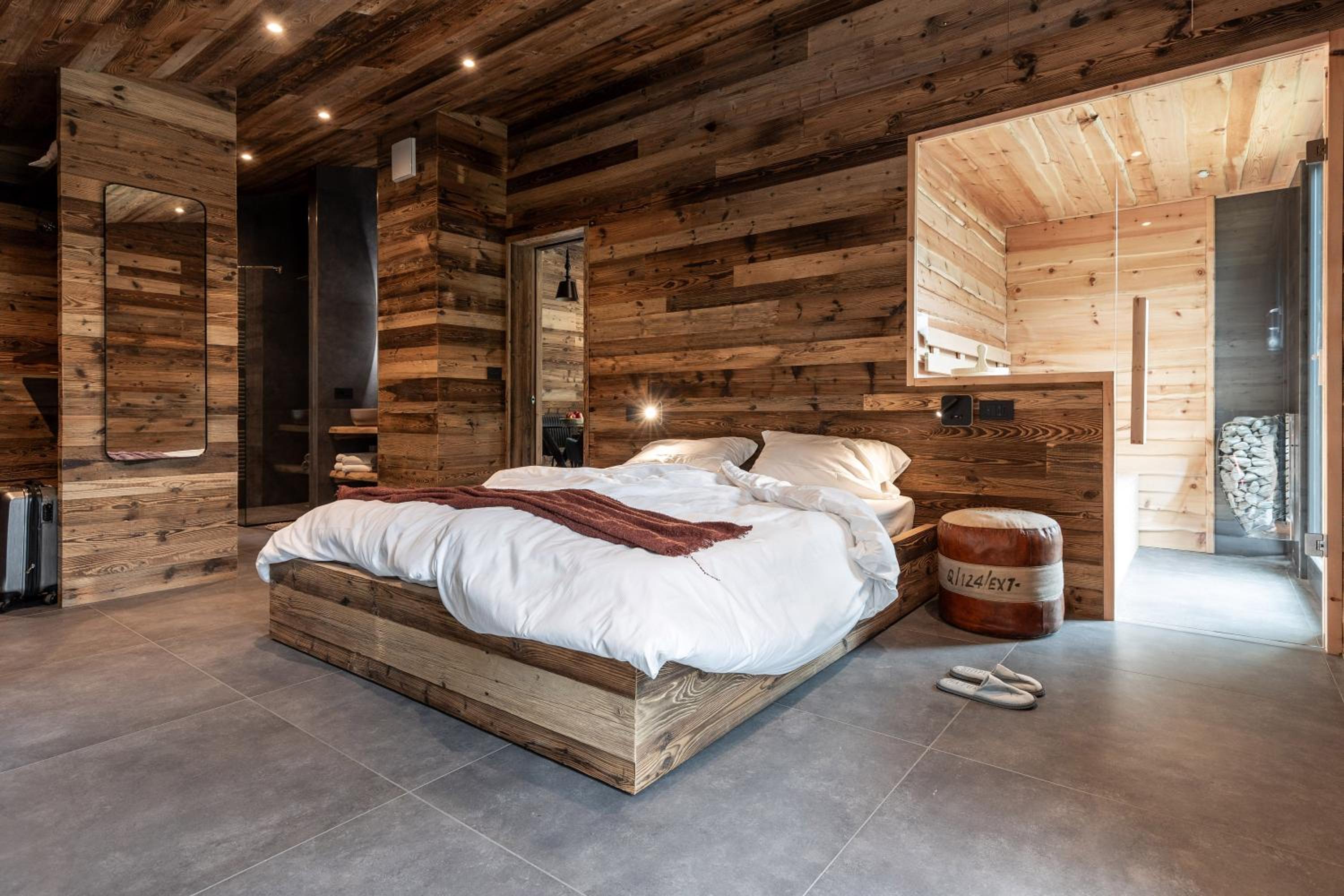Ledarix Charm Chalet