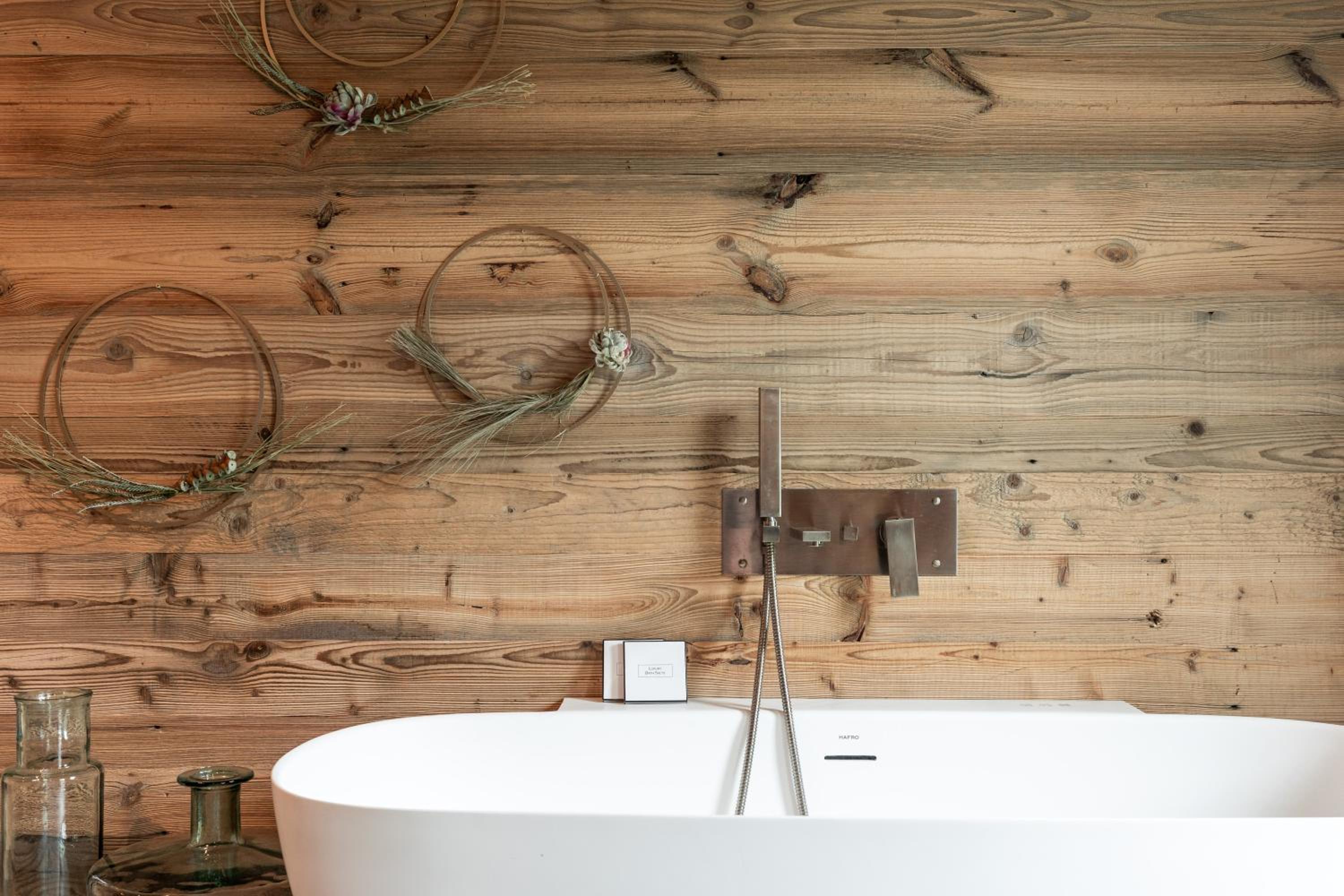 Ledarix Charm Chalet
