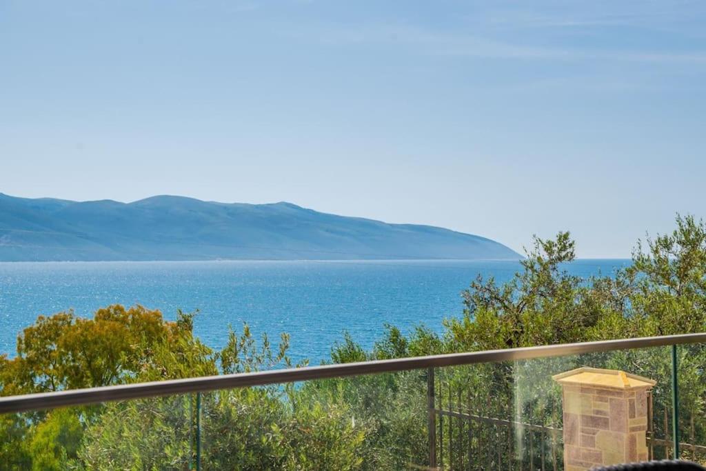 Exclusive Seafront Apartments Apartment 3 by PikHost