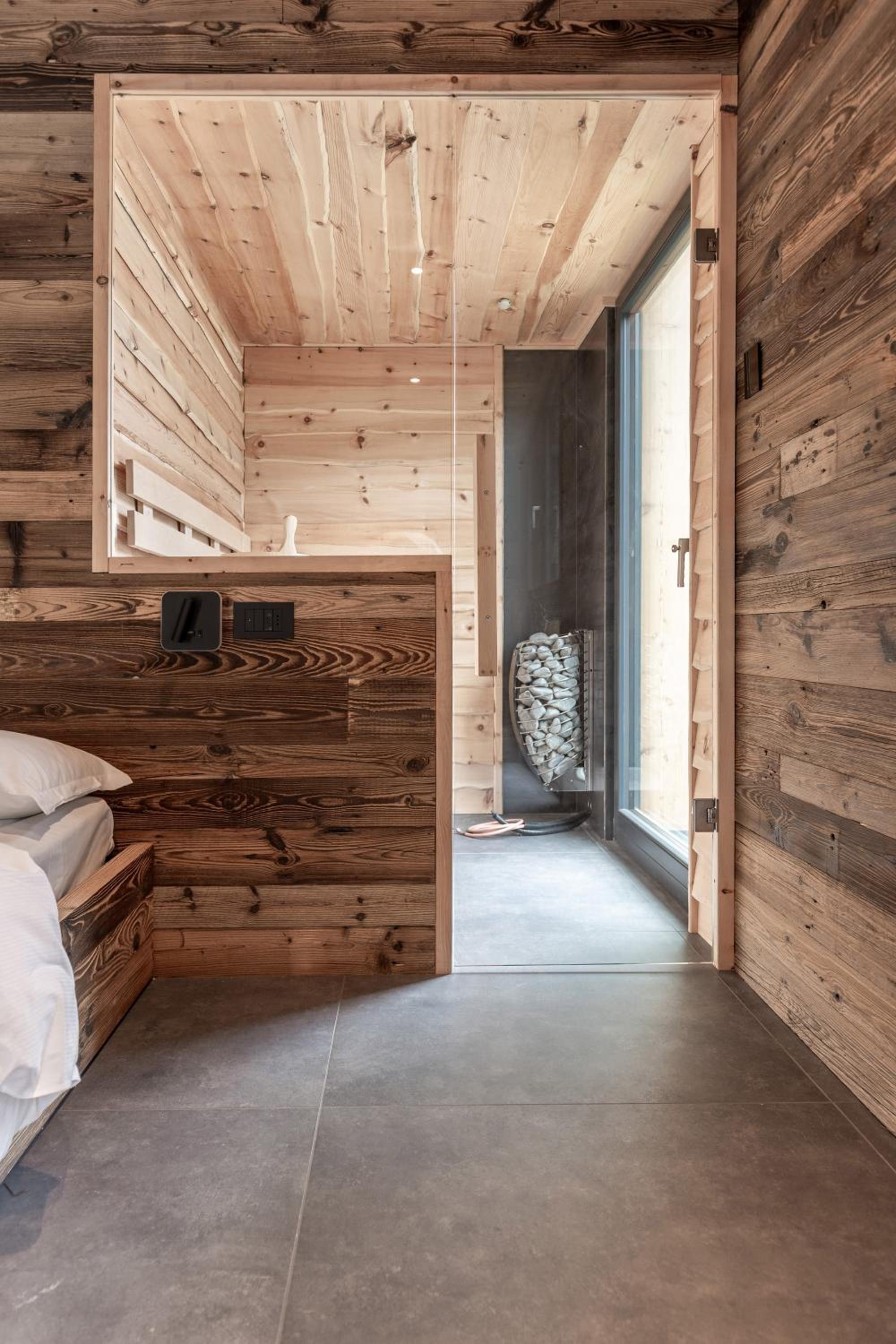Ledarix Charm Chalet