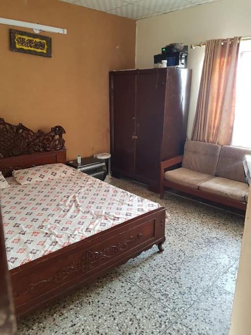 2 Bedroom cottage in the heart of Murree view 4
