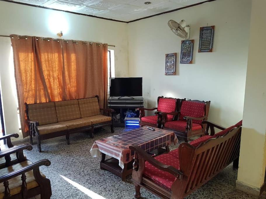 2 Bedroom cottage in the heart of Murree view 5