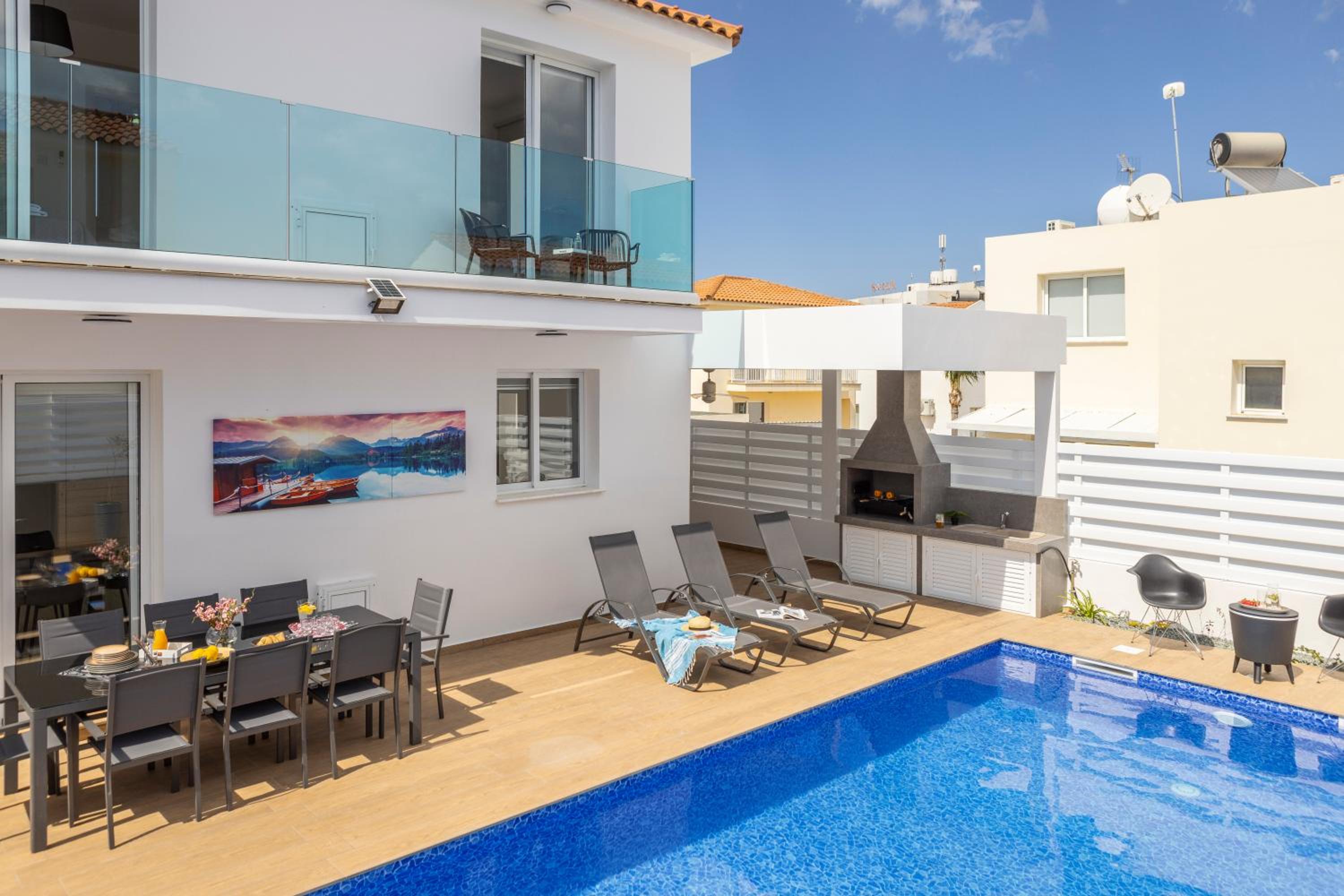 The Second Diamond Protara - 2' Walk to Beach