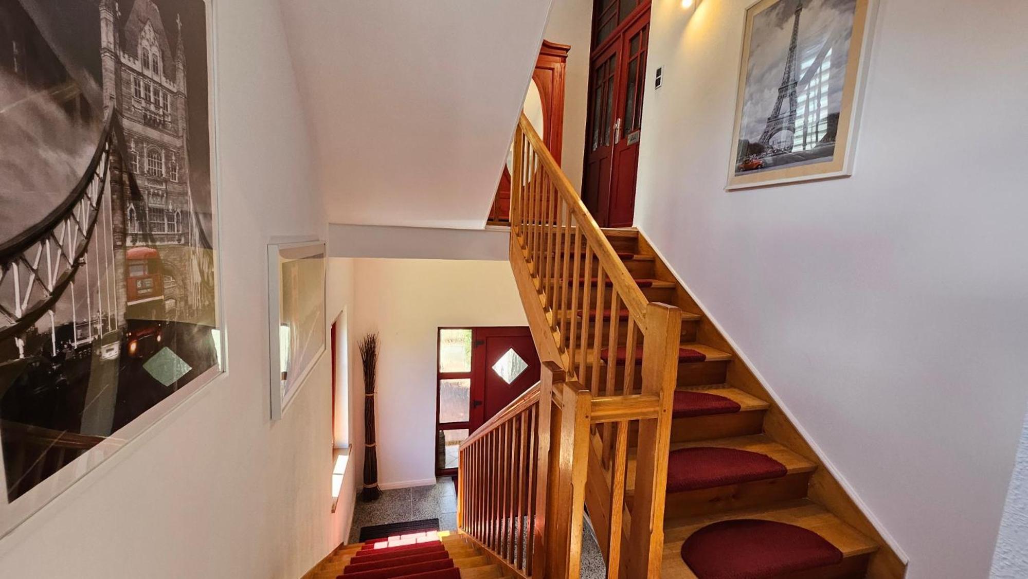 Apartments am Saalebogen mit Gartenterrasse, Grillkamin und freie Parkplätze