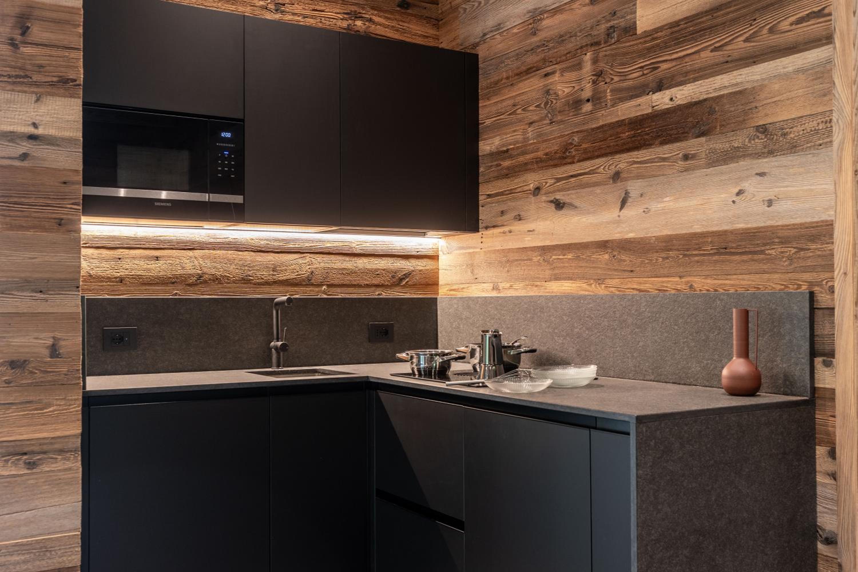Ledarix Charm Chalet