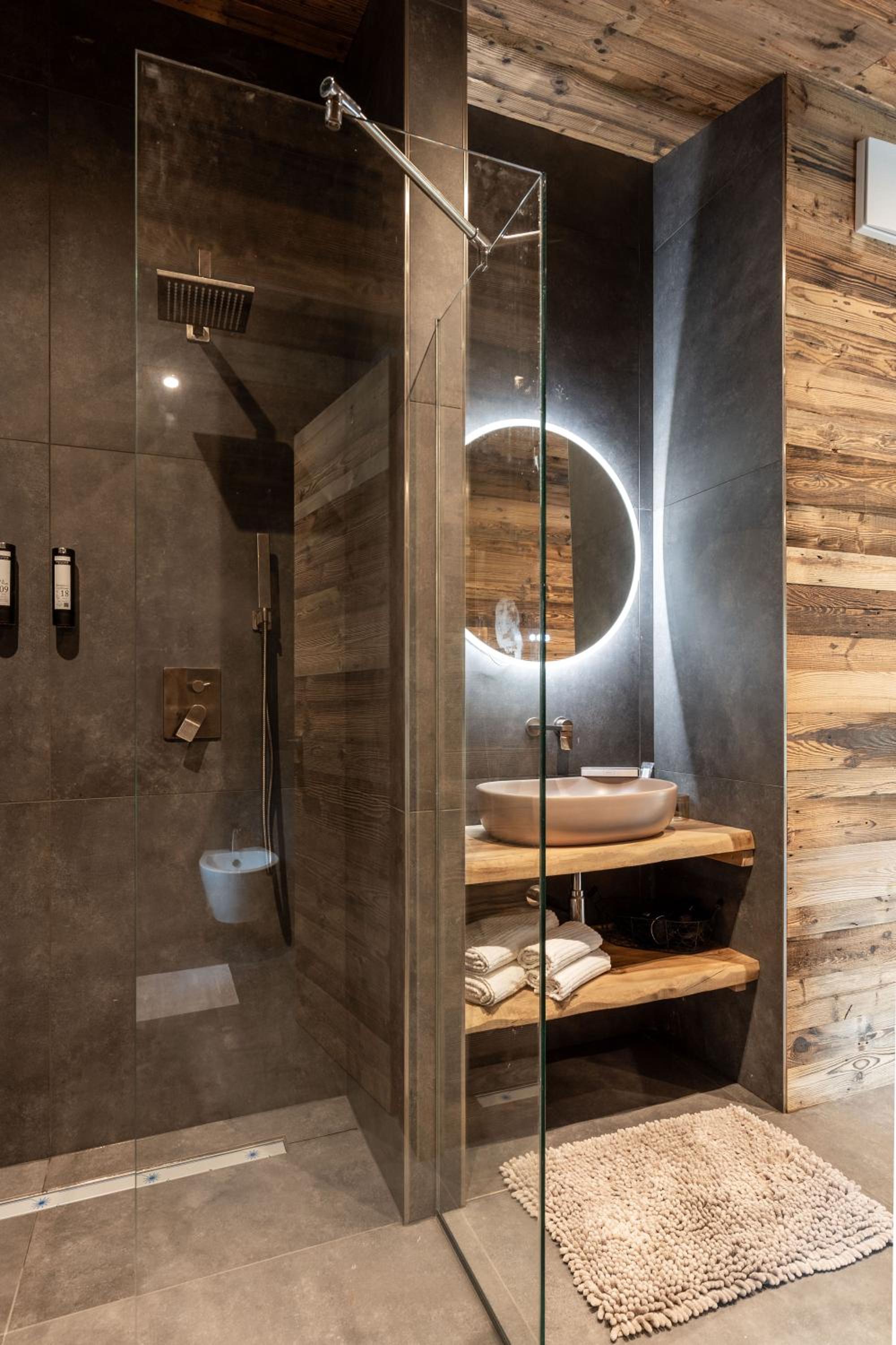 Ledarix Charm Chalet