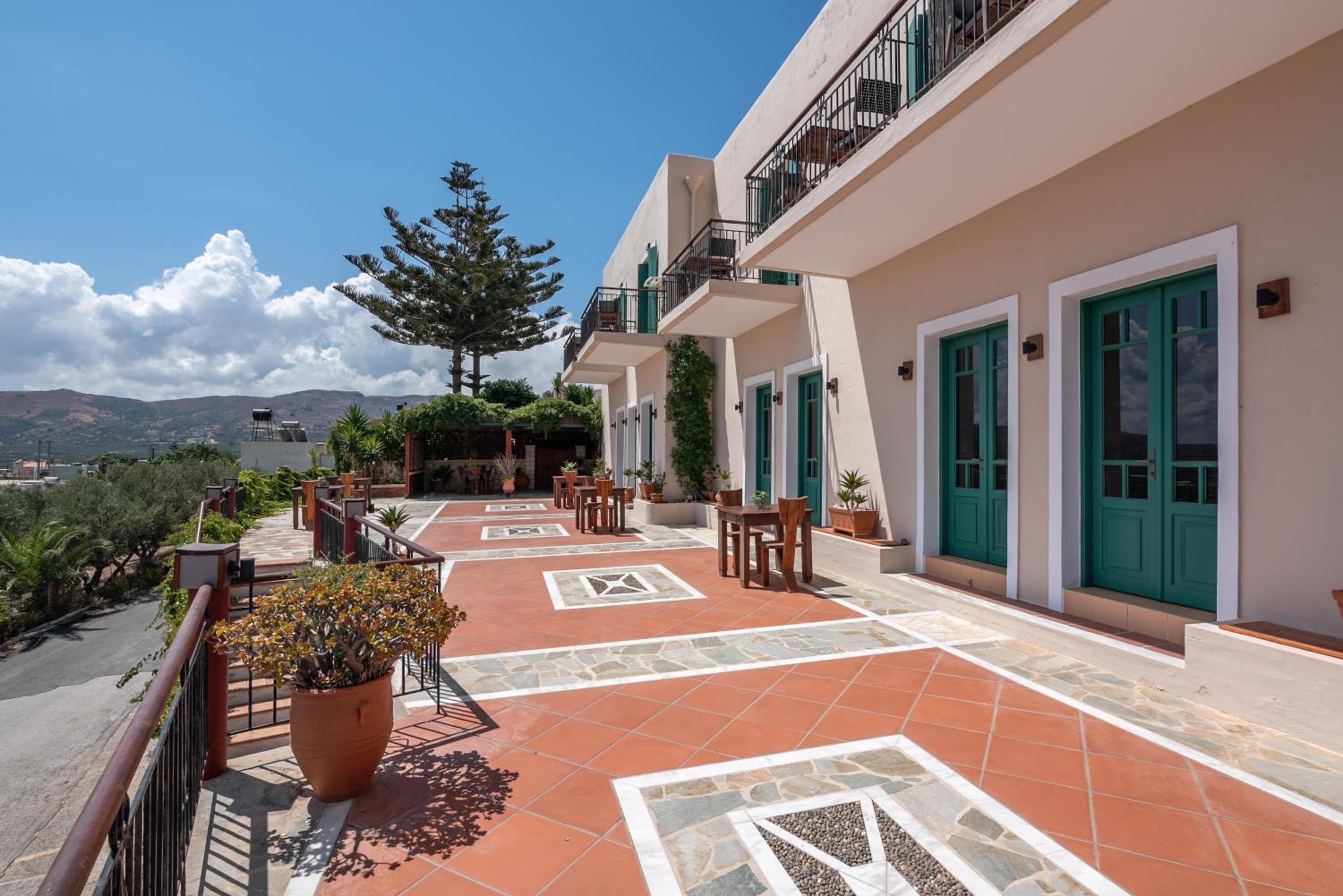 Kaliviani Traditional Hotel