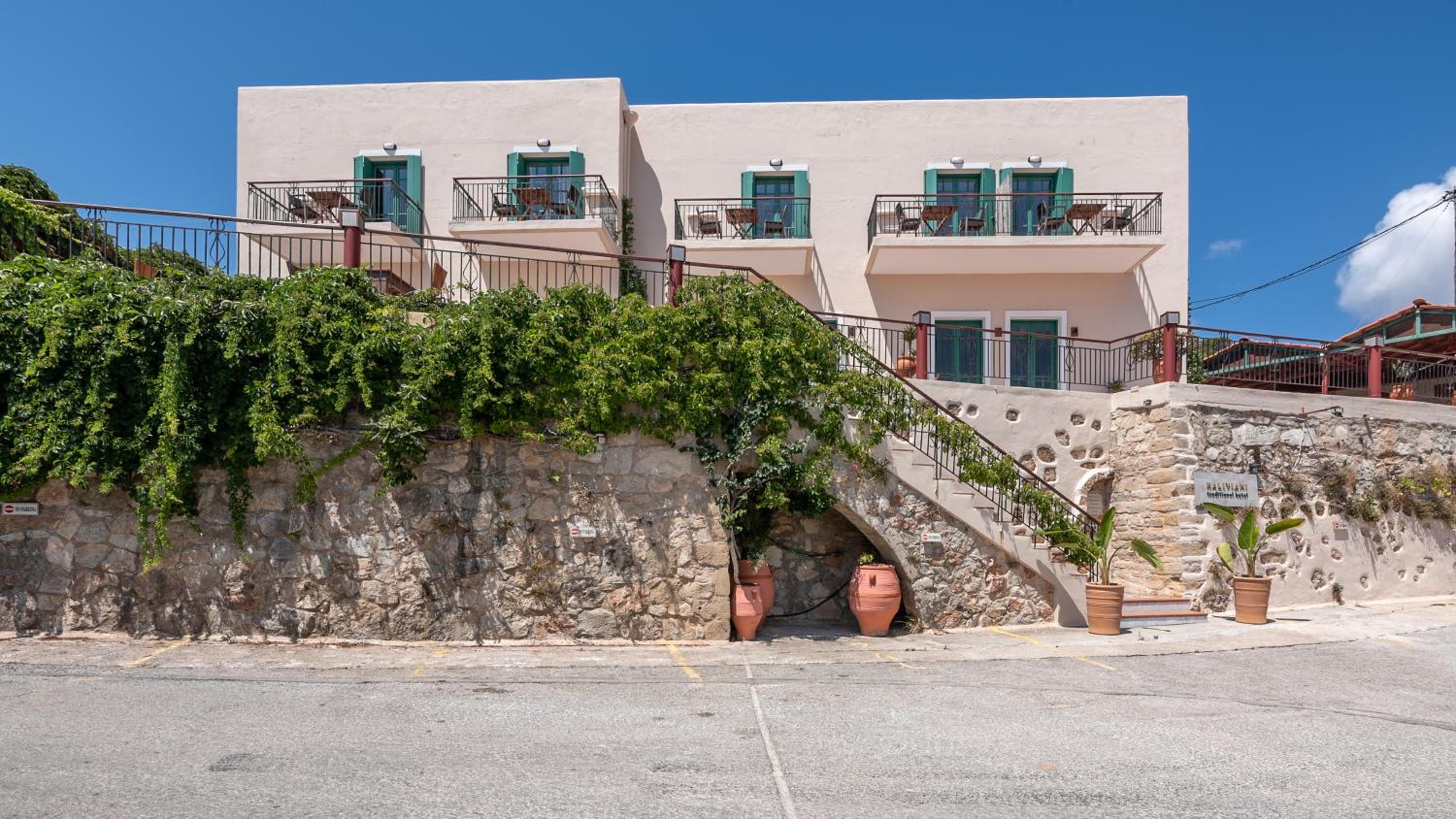 Kaliviani Traditional Hotel