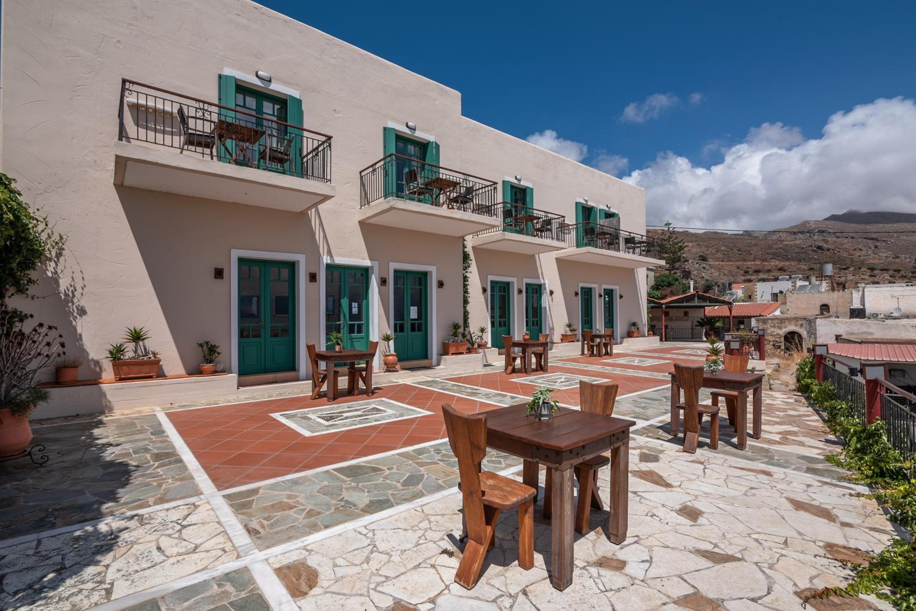 Kaliviani Traditional Hotel