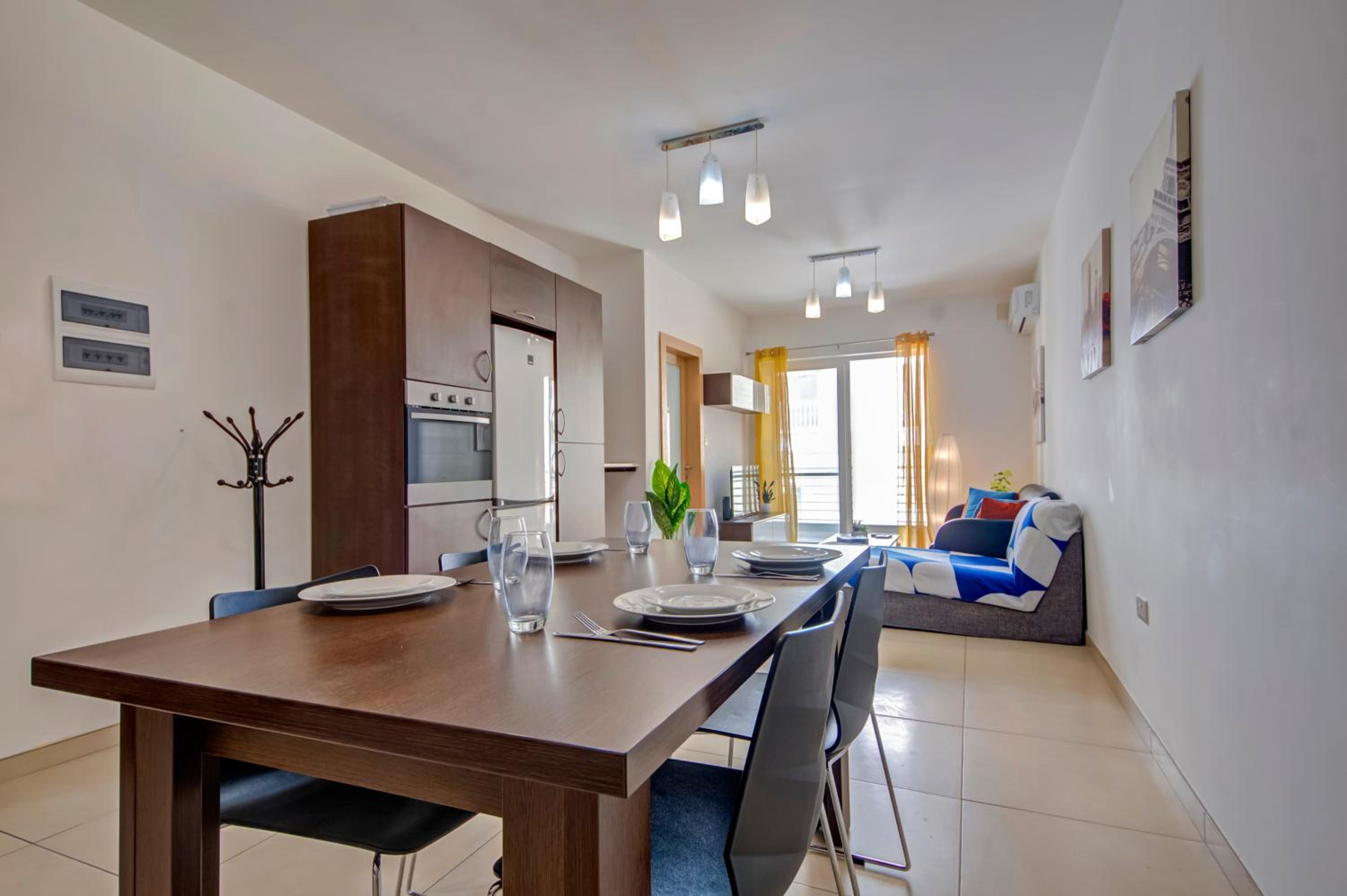 2 Bedroom Apartment with Balcony in St Julians, Paceville, Apt 5 By Vaganza photo 5