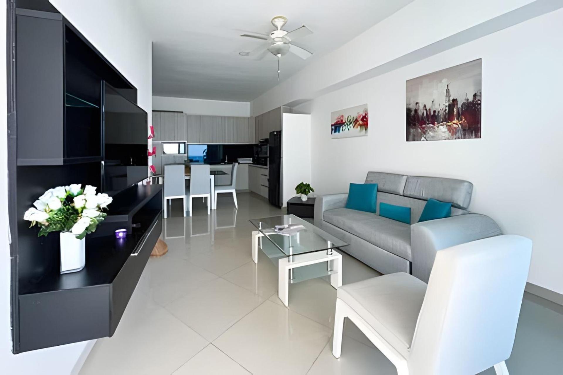 2 Bedroom Apartment Laguito. Seaview