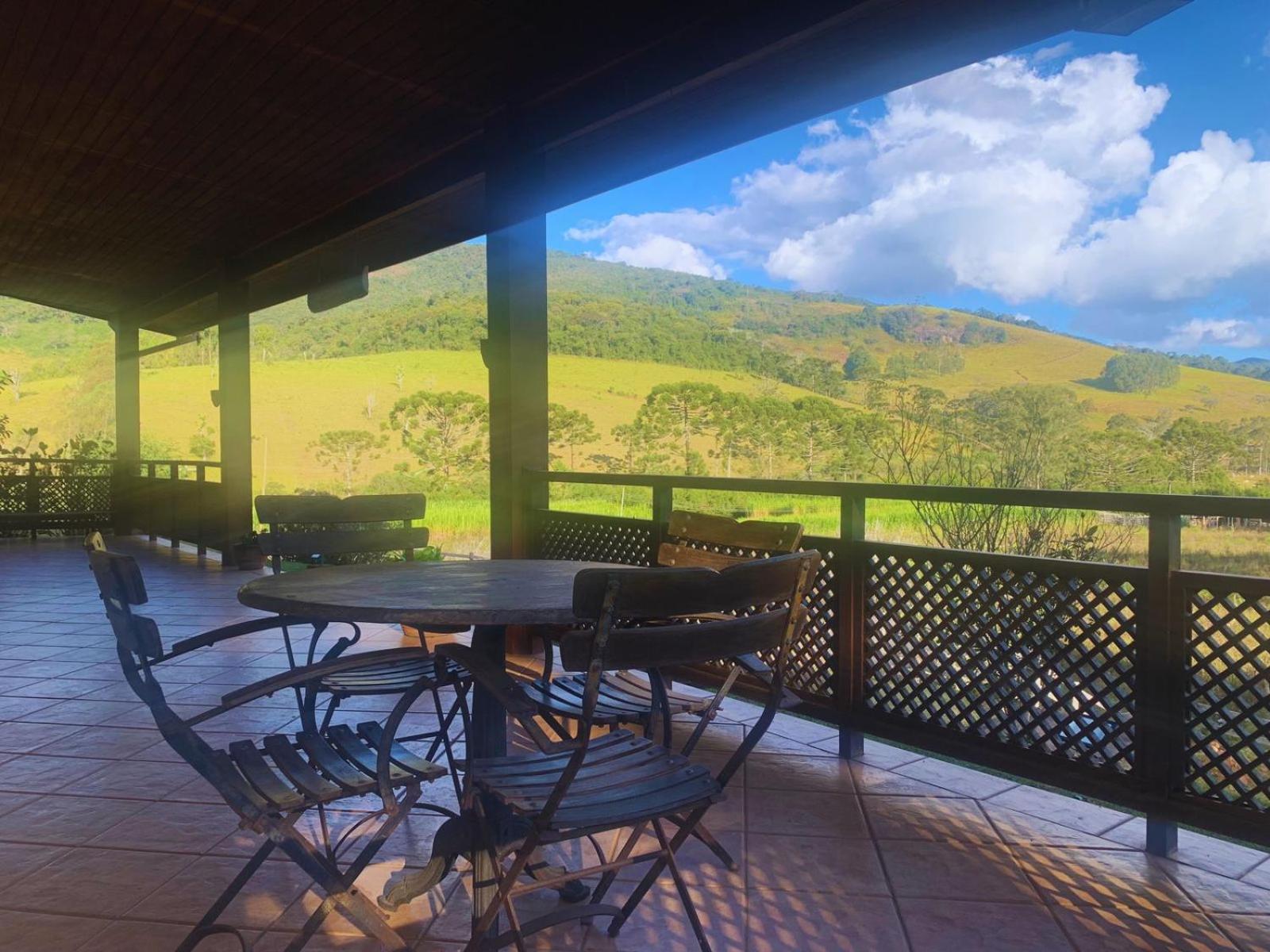 Fazenda super agradável com Natureza - A Casa Que Canta e Encanta