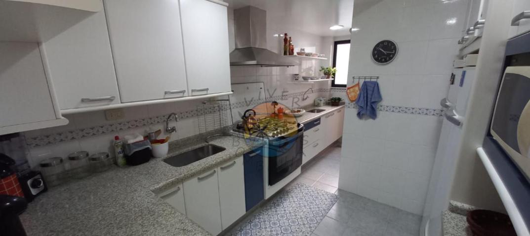 Apartamento Alto Padrão com 5 Quartos Próximo a praia e ao shopping Russi Russi