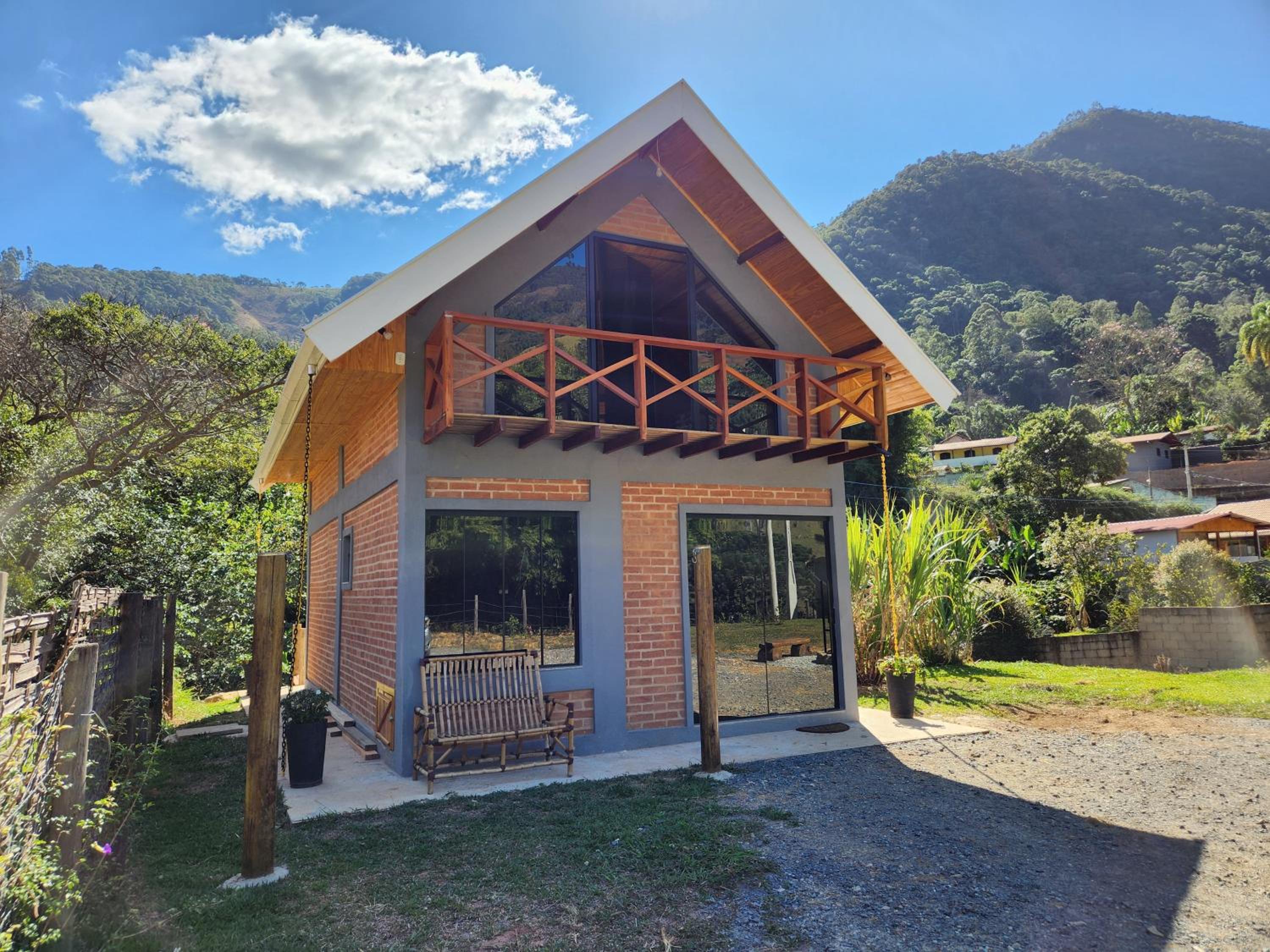 Chalé Embahu com Hidromassagem e Lareira by HospedaHost