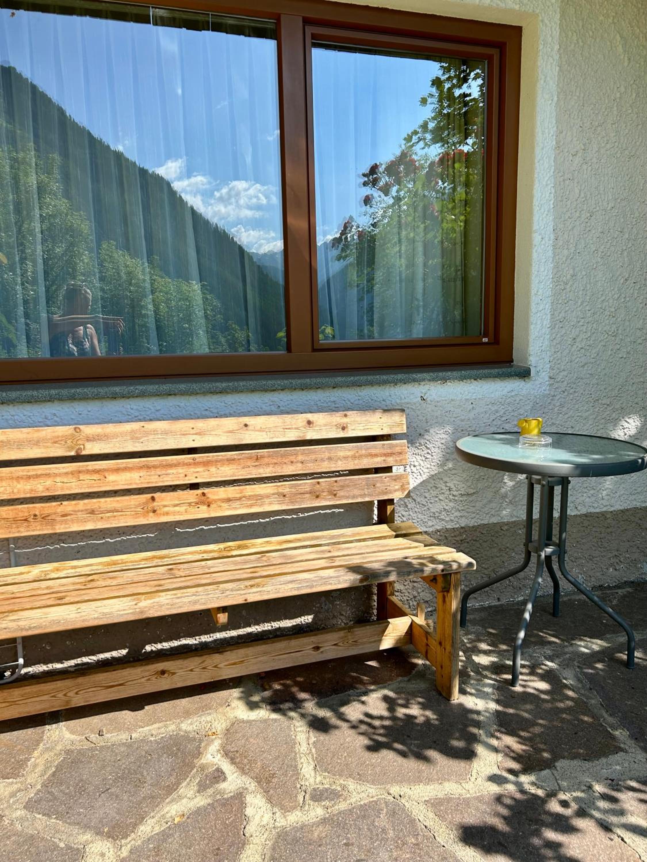 WOLF RETREAT Apartments im Lechtal davor Appartementhaus Michaela