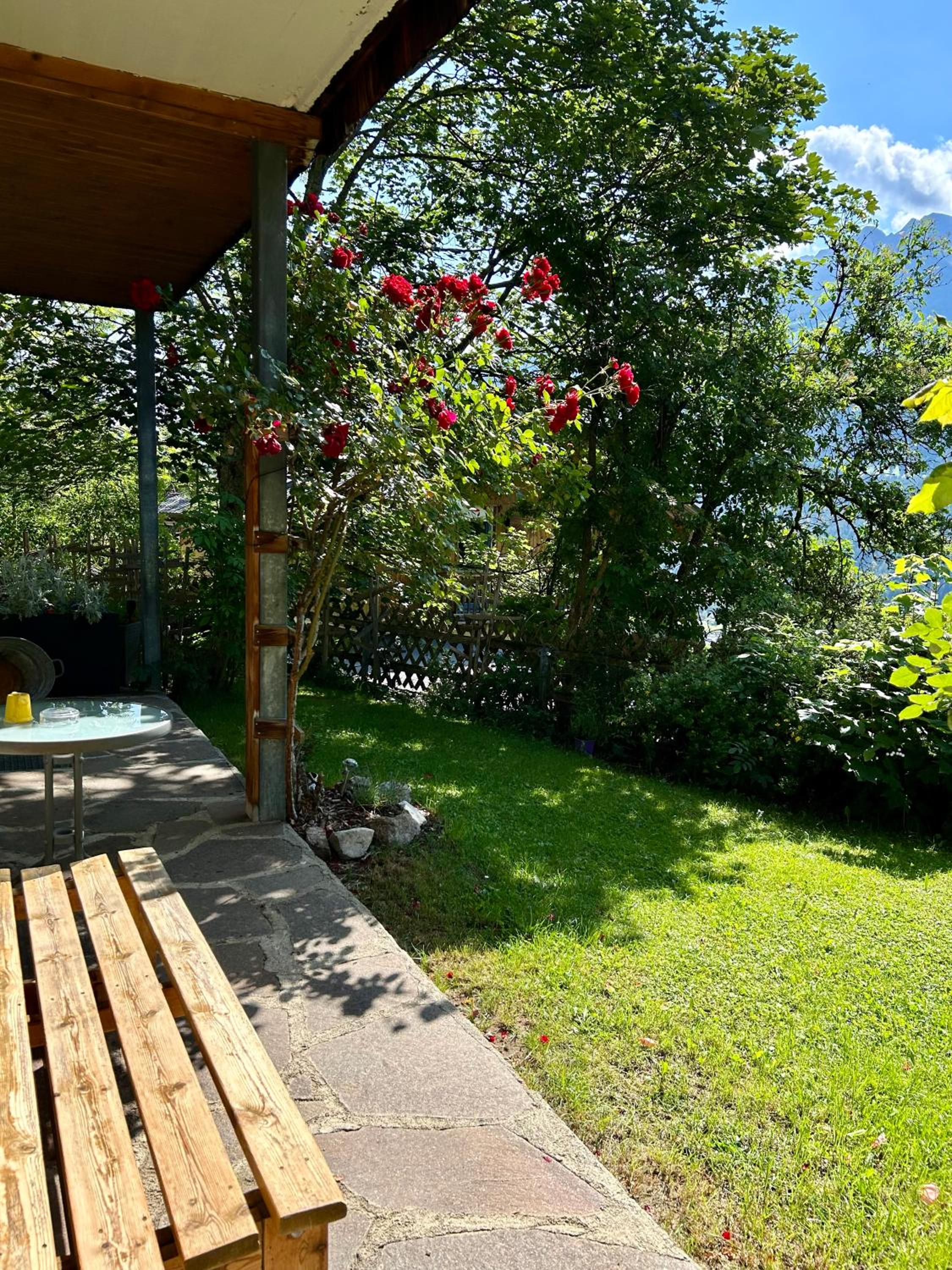 WOLF RETREAT Apartments im Lechtal davor Appartementhaus Michaela