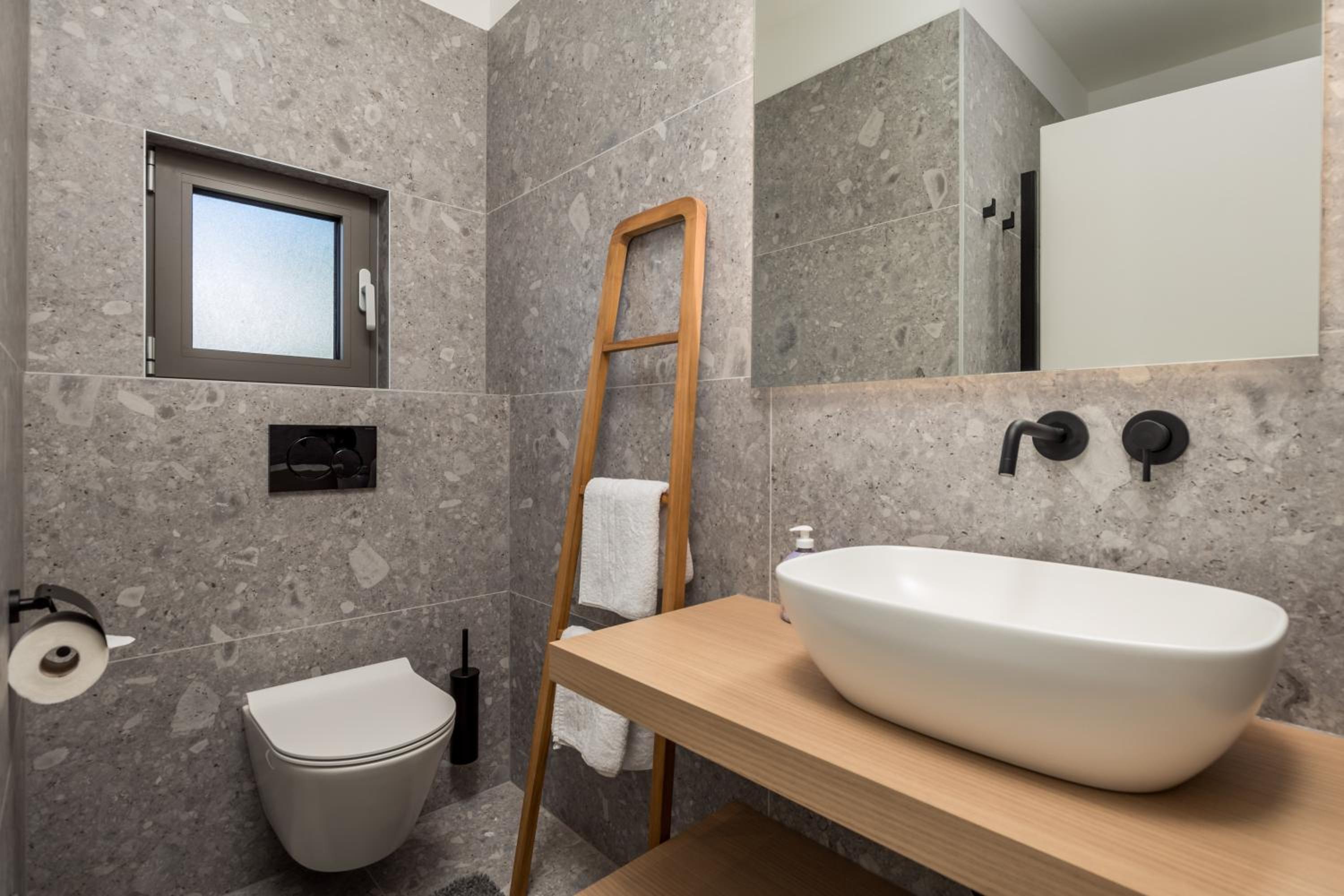 Apartmani Vila Mara M 2 i M 3 heated pool view 3