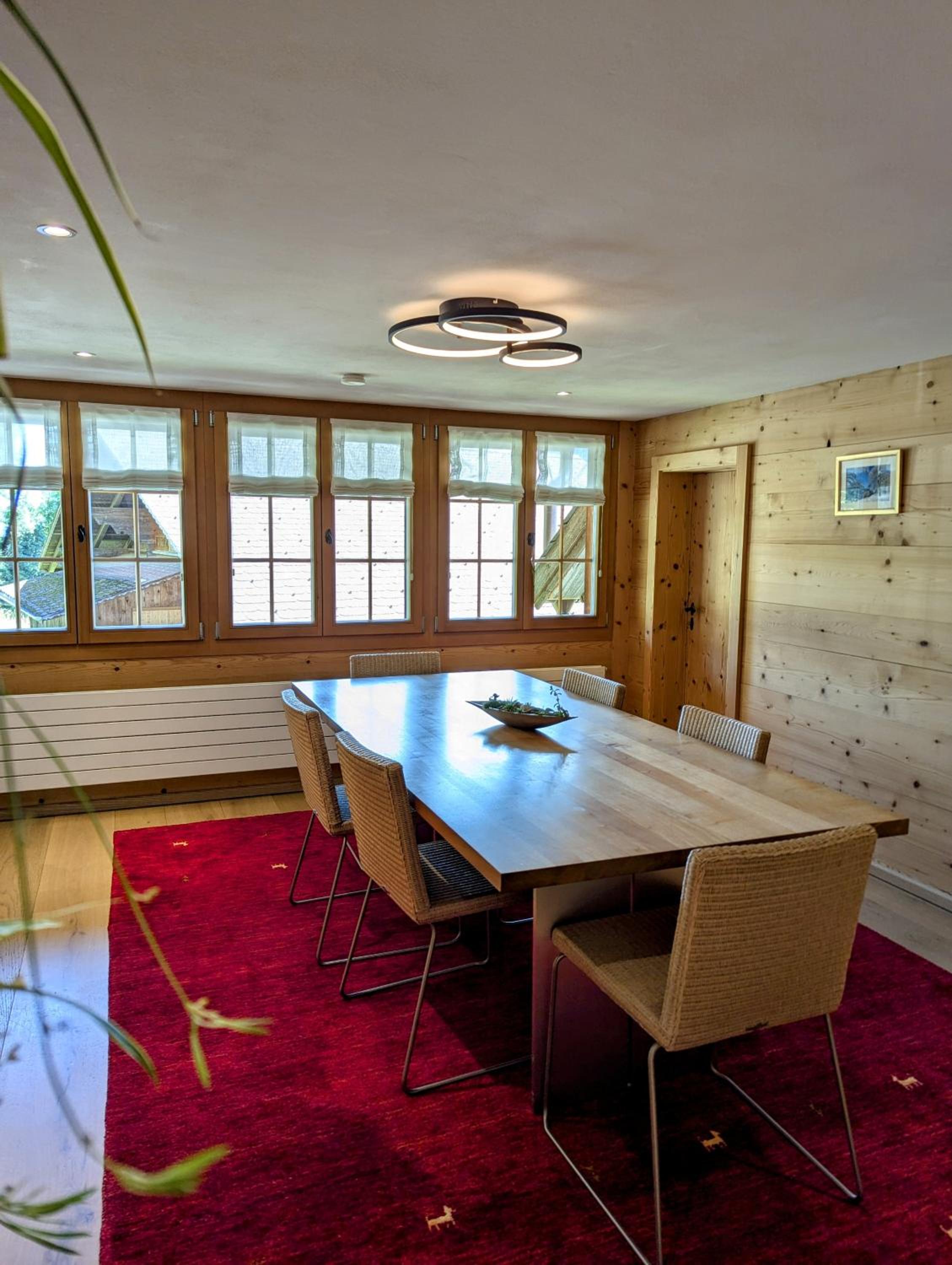 Swiss Mountain-Valley View Lodge