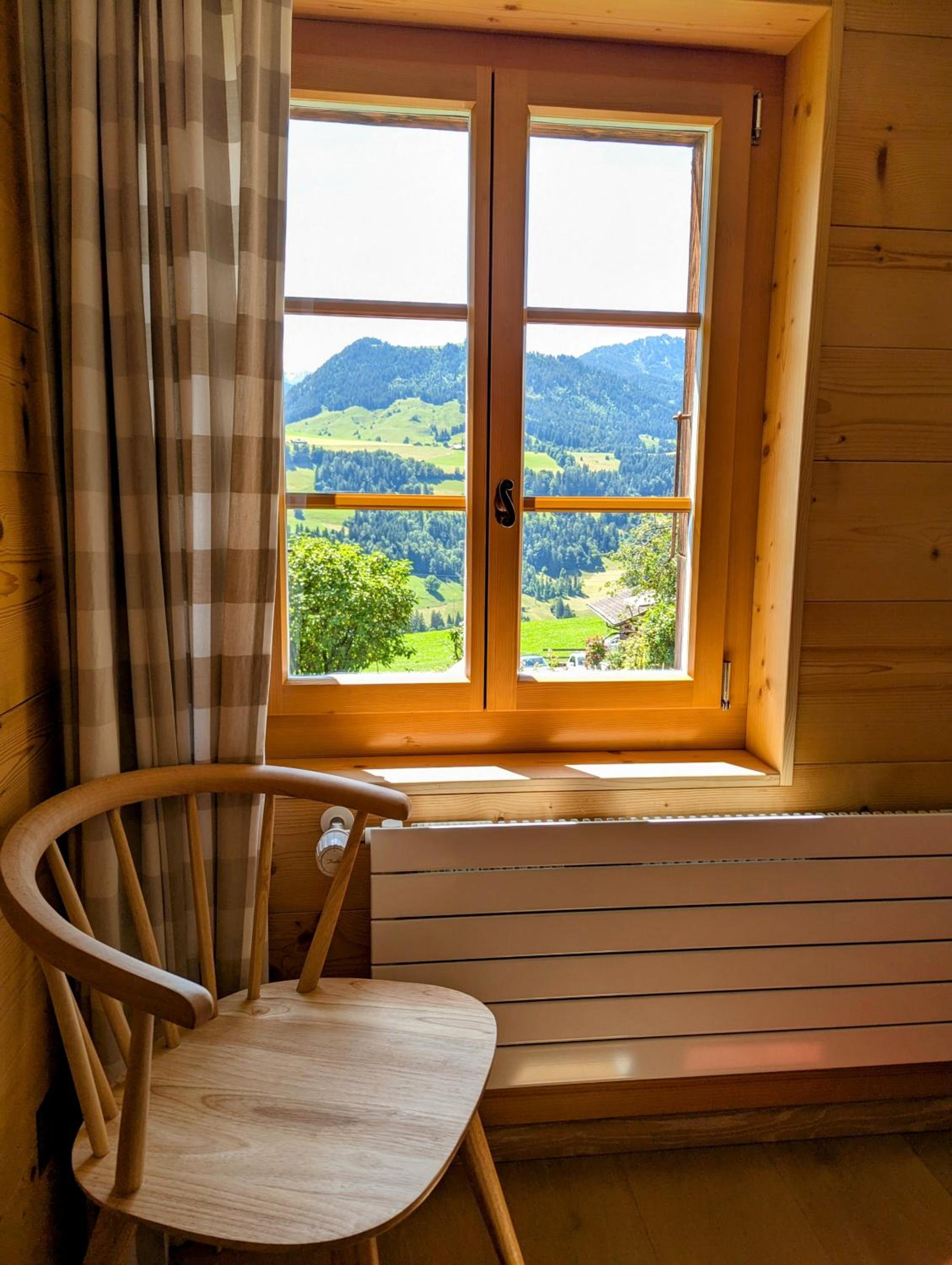 Swiss Mountain-Valley View Lodge