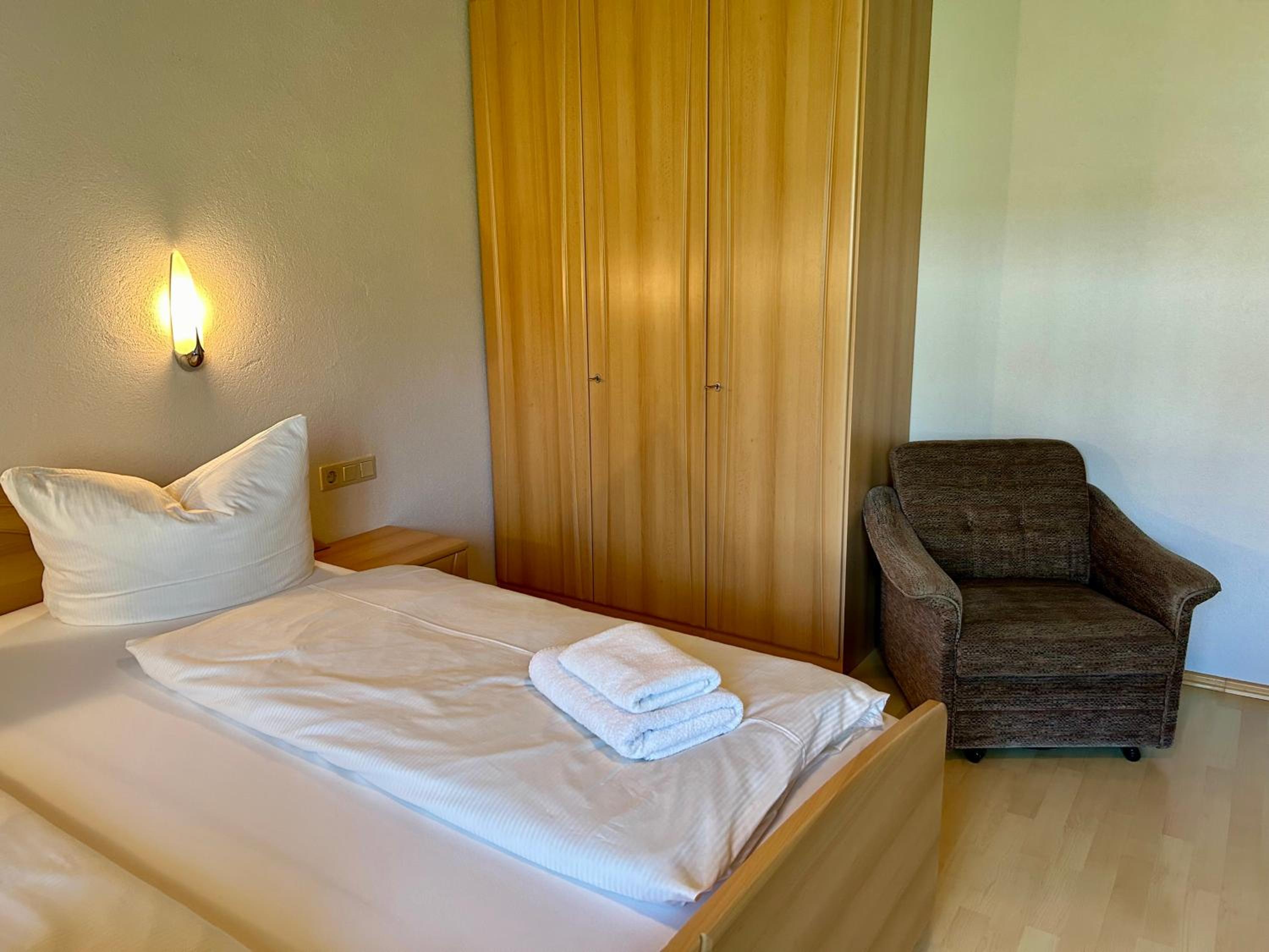 WOLF RETREAT Apartments im Lechtal davor Appartementhaus Michaela