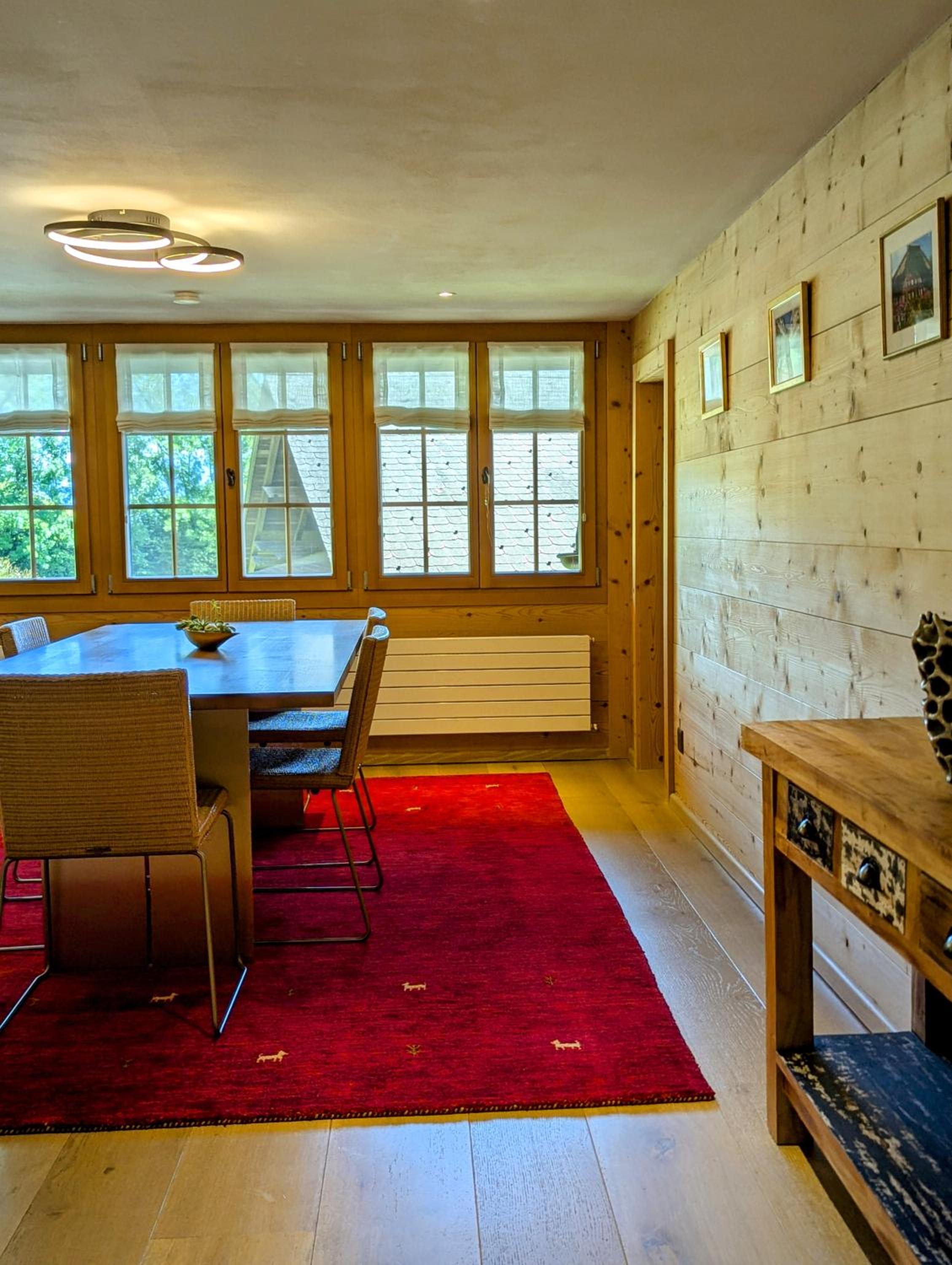 Swiss Mountain-Valley View Lodge