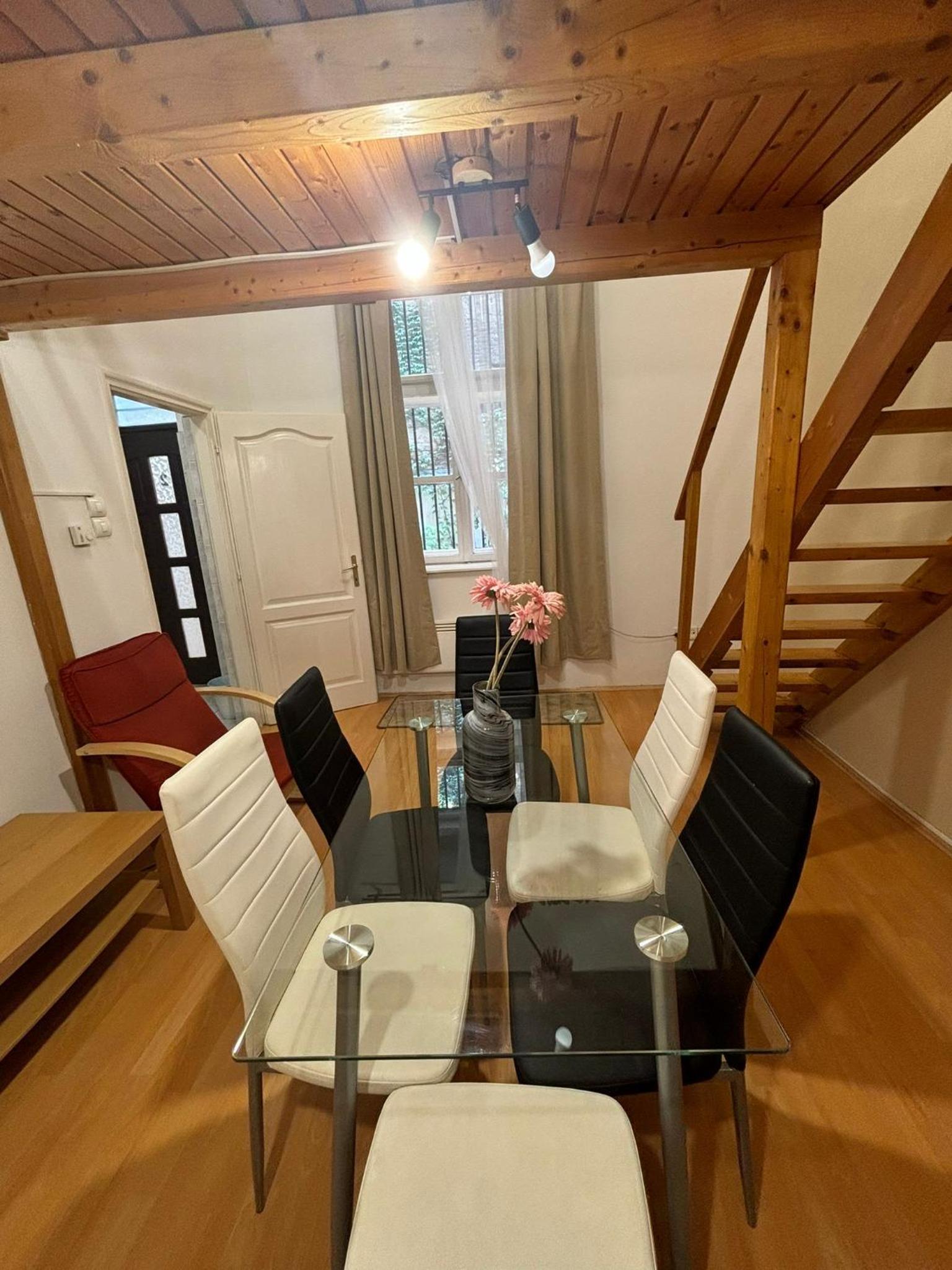 Cute apartment next to the Gozsdu Courtyard view 2