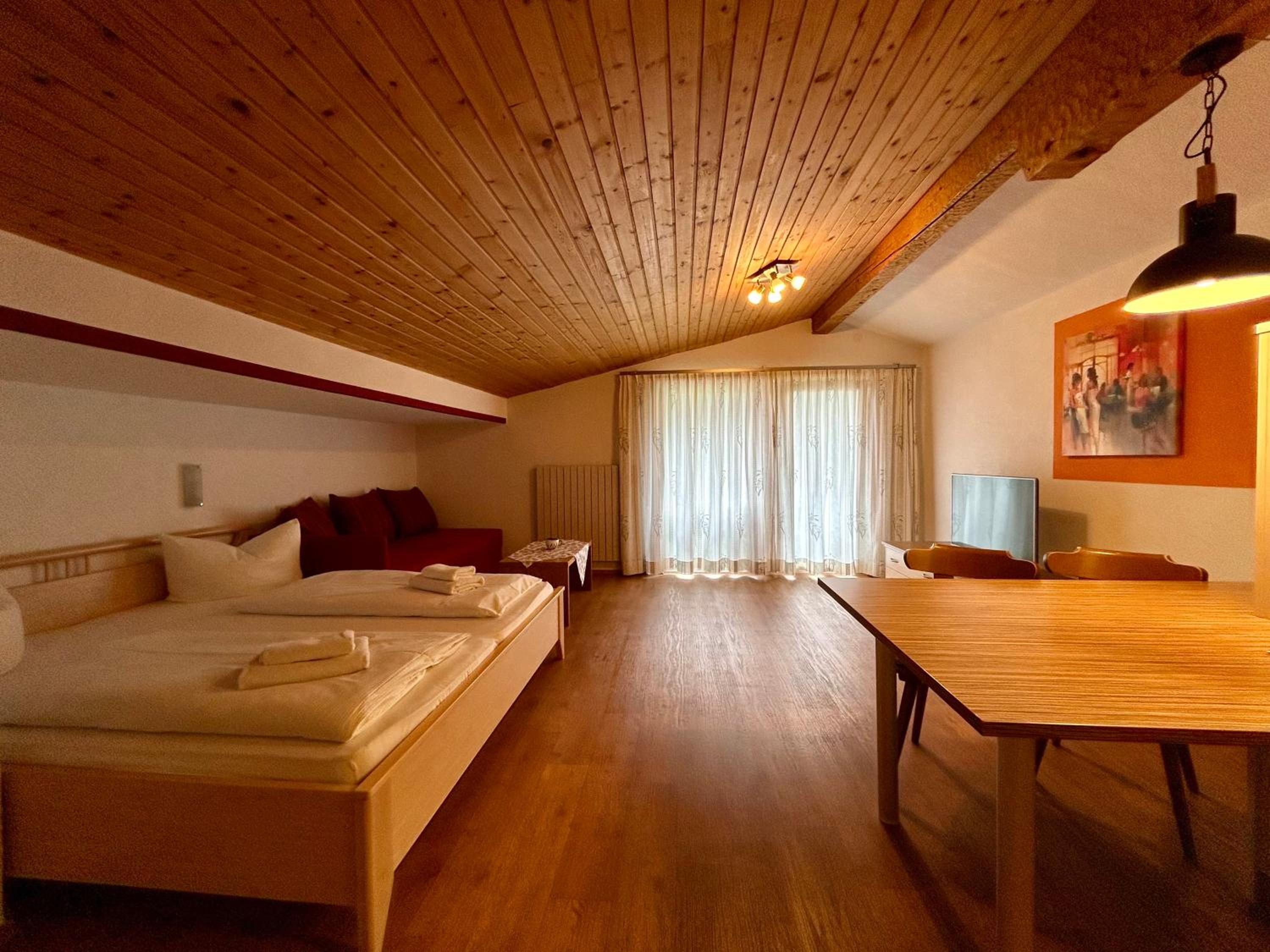 WOLF RETREAT Apartments im Lechtal davor Appartementhaus Michaela