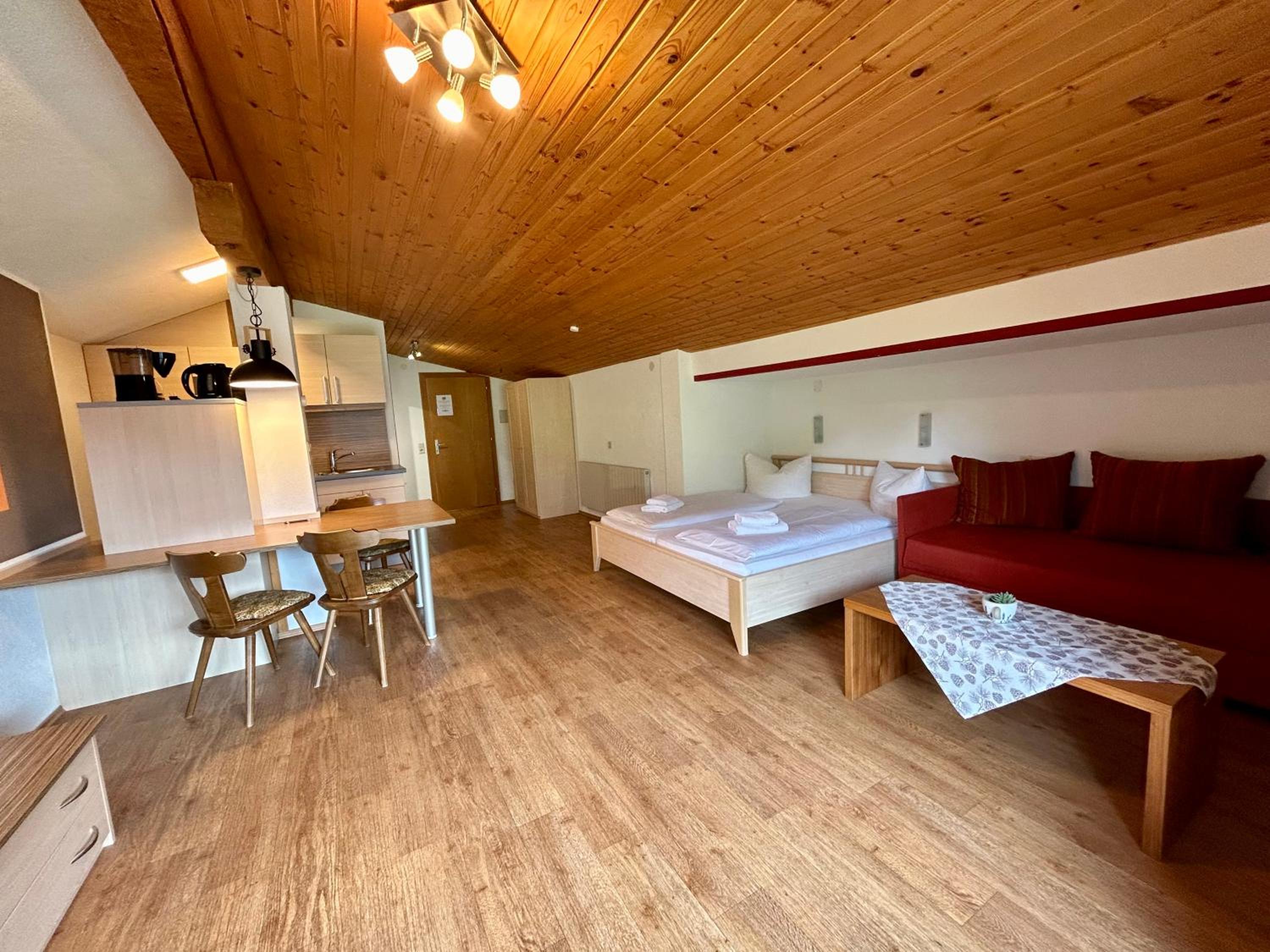 WOLF RETREAT Apartments im Lechtal davor Appartementhaus Michaela