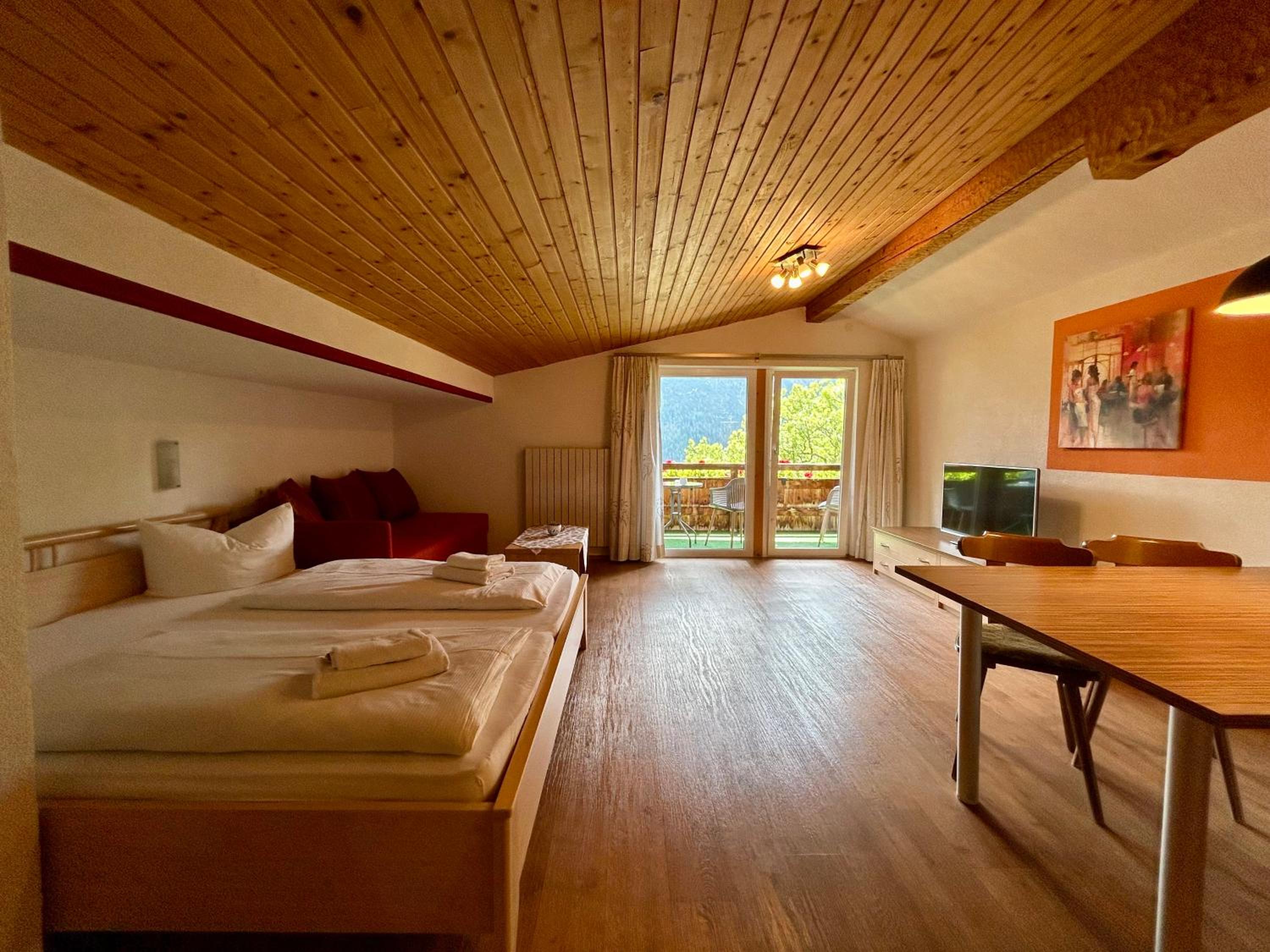 WOLF RETREAT Apartments im Lechtal davor Appartementhaus Michaela
