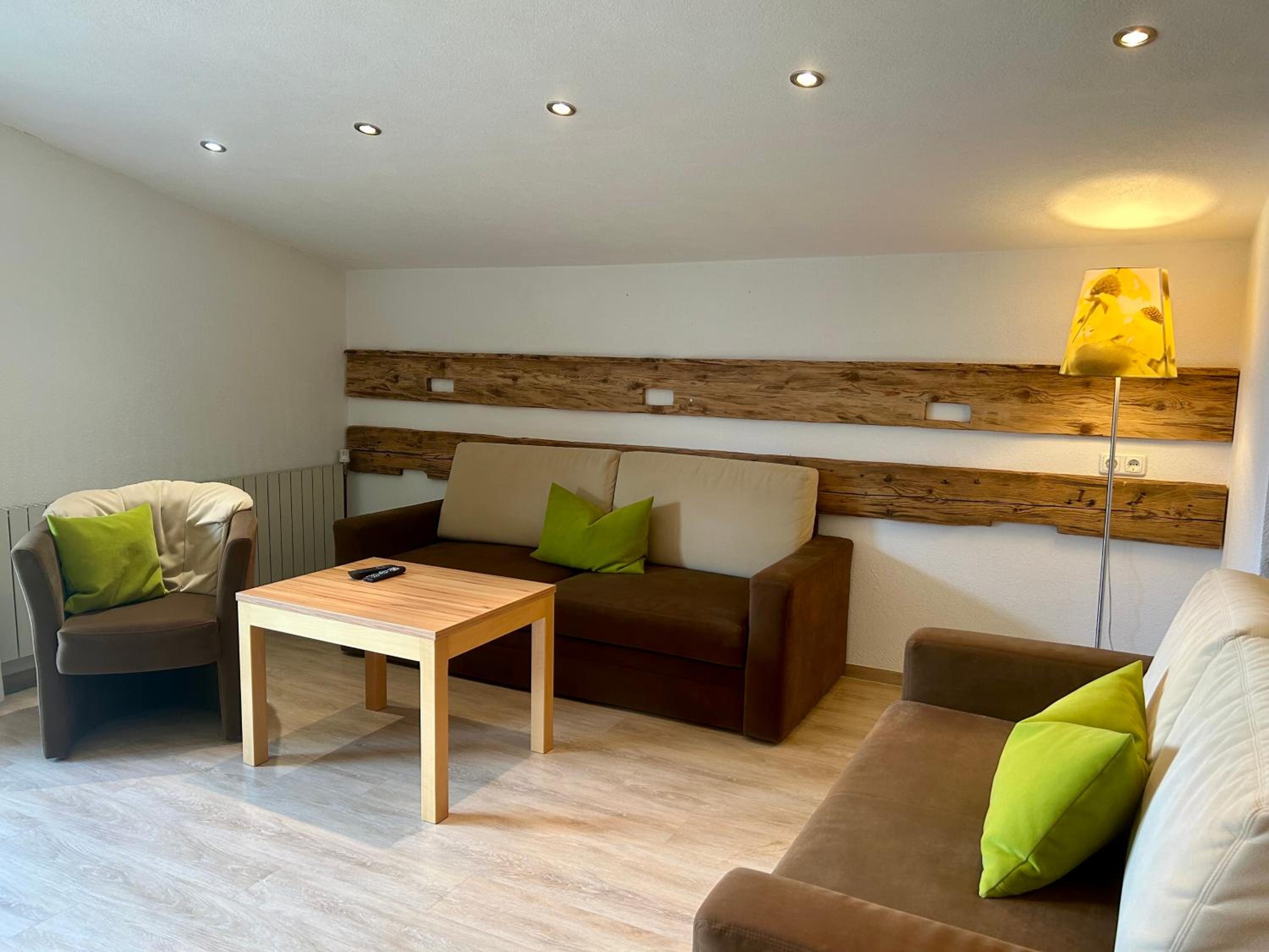 WOLF RETREAT Apartments im Lechtal davor Appartementhaus Michaela