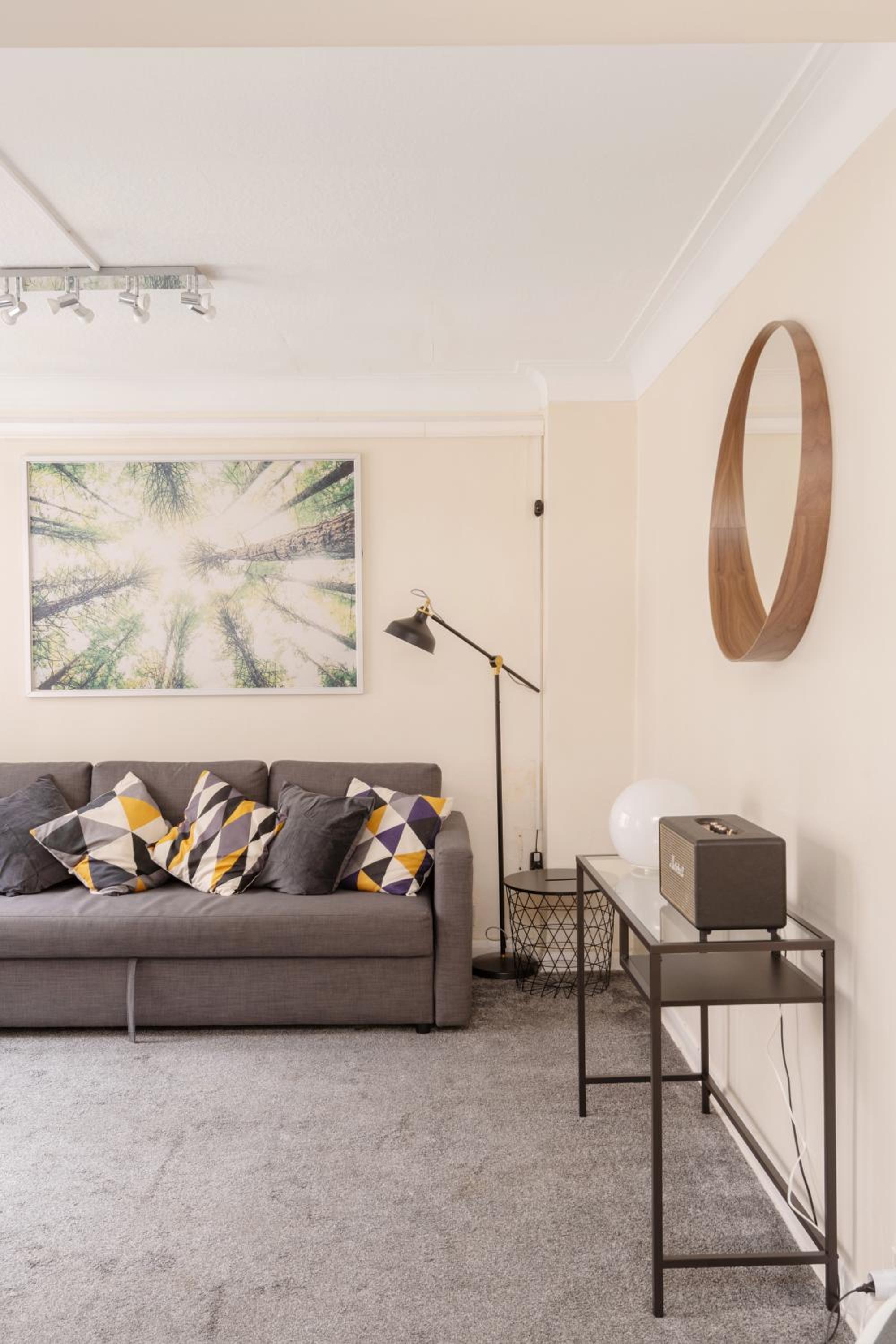 2-Bed Marylebone Apartment with Concierge & Private Elevator - Next to Oxford Street, Selfridges & Hyde Park