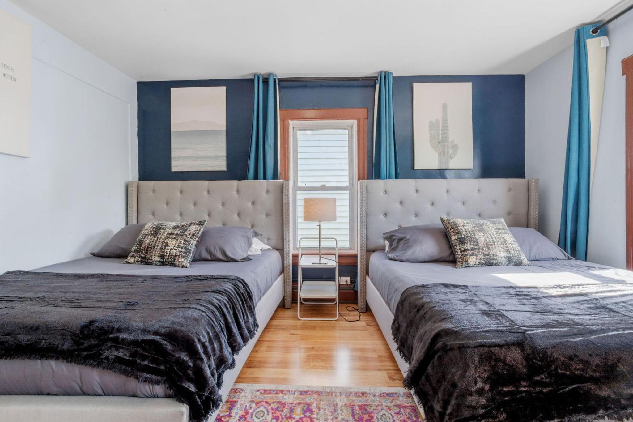 9 Bedroom, 14 Beds House Great for Big Groups Near Boardwalk, Tropicana view 5