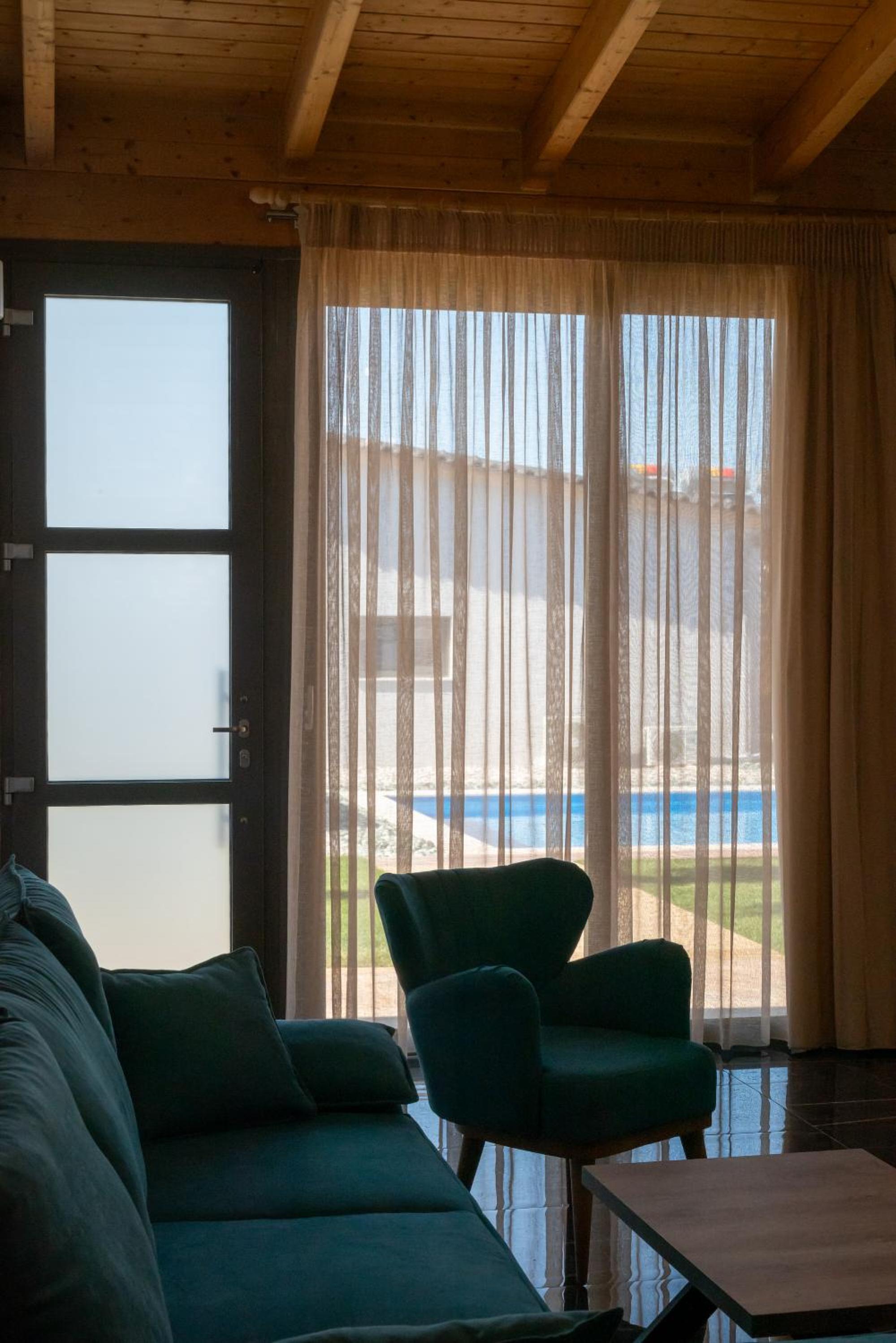 Paradise Apartments Artemida