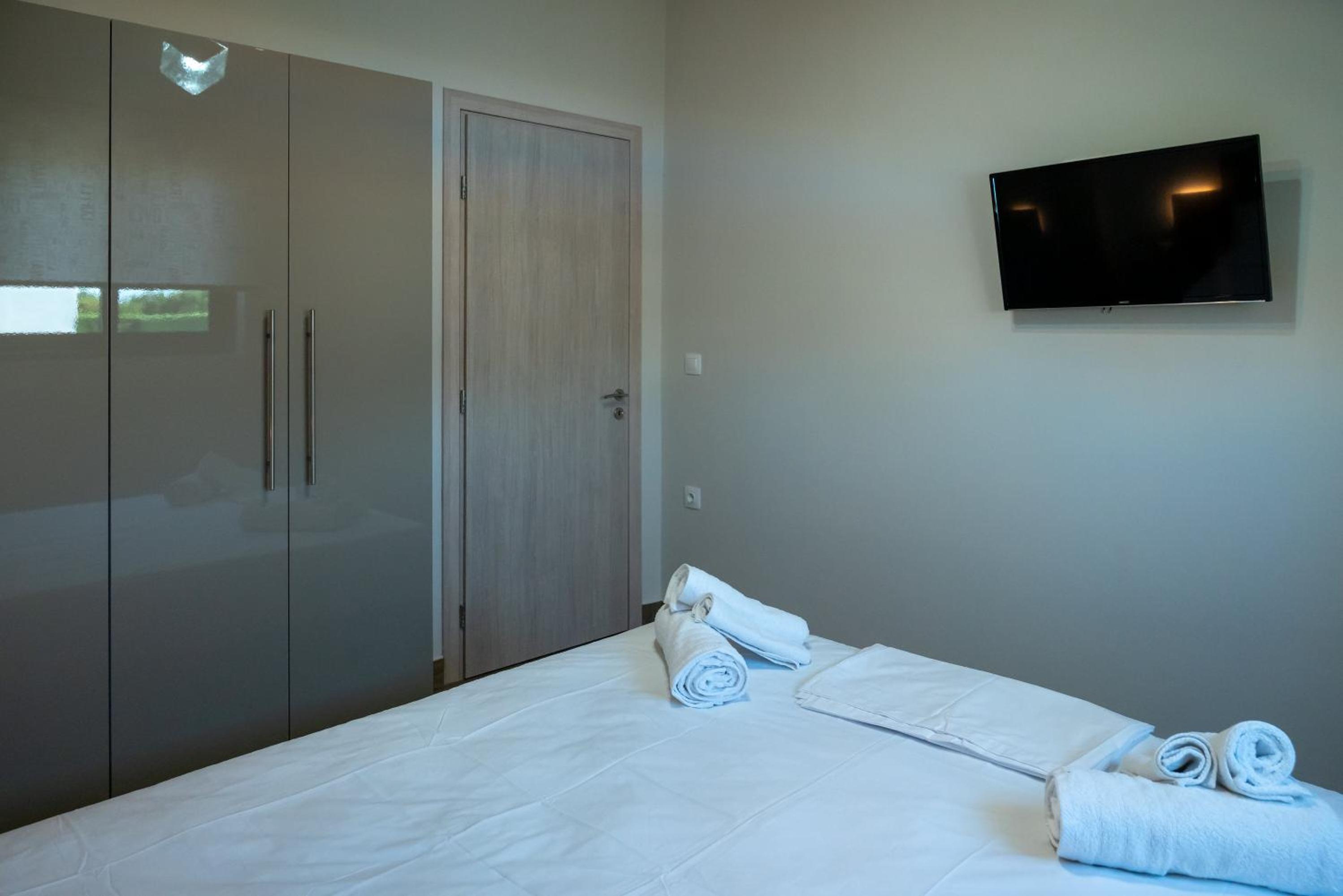 Paradise Apartments Artemida