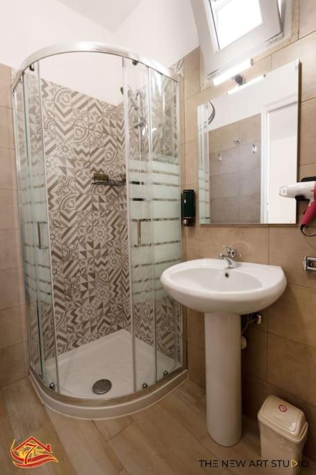 A7passi da - Pietra Leccese stanza in casa storica-Bagno privato - angolo cottura - ingresso semi-indipendente - wi-fi view 5