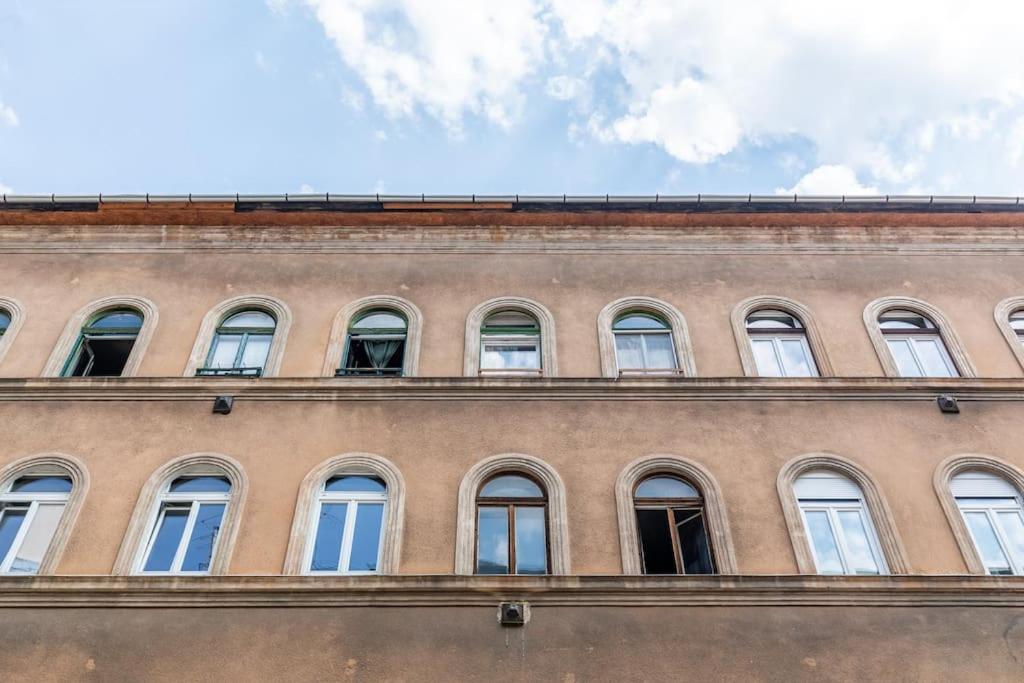 Harmony Apartment - Budapest Downtown view 4